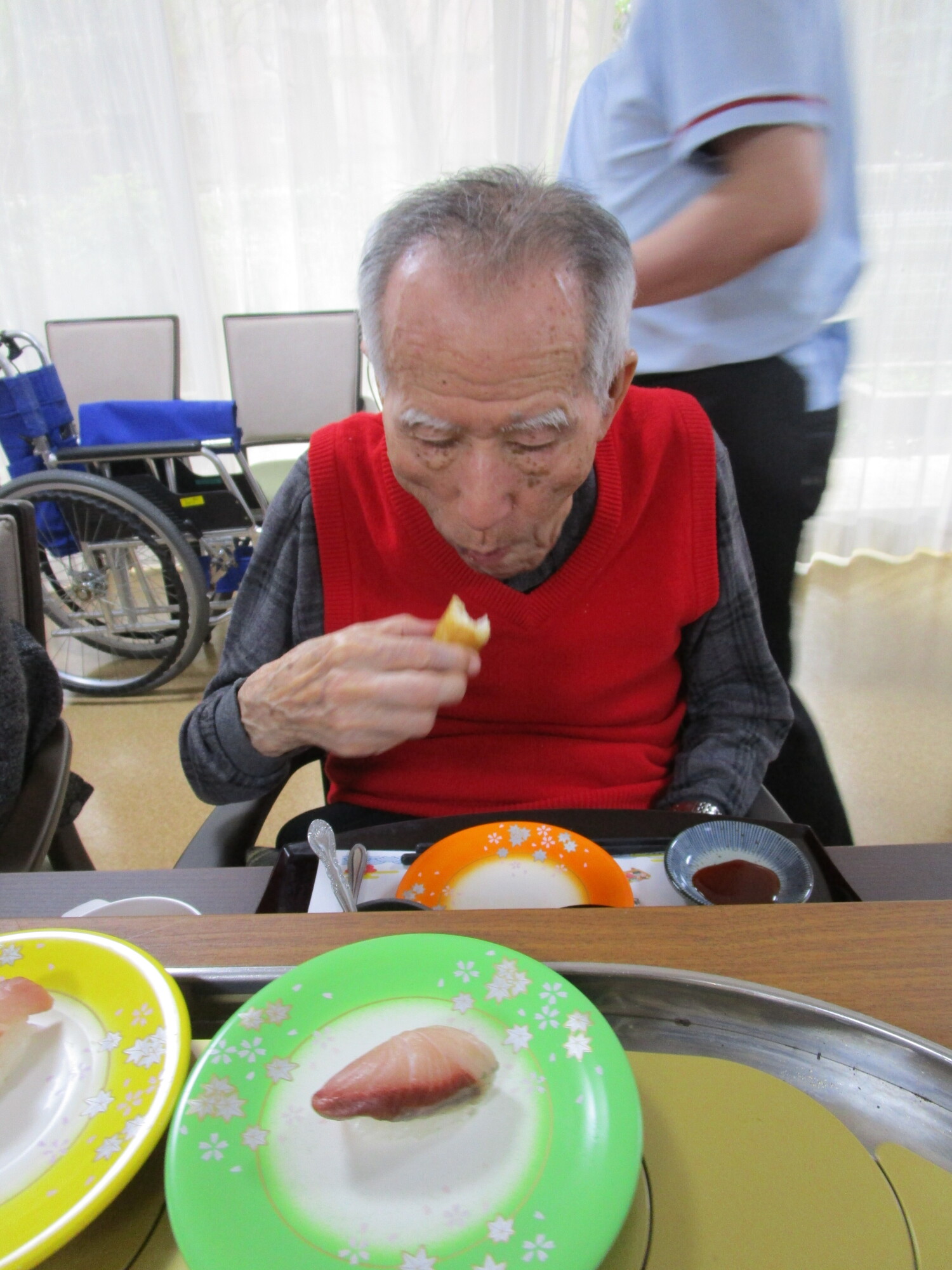 久しぶりの回転ずし-4　ニチイホーム成城
