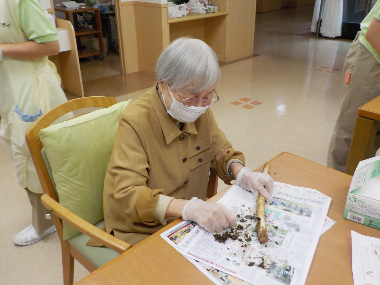 豚汁作り-2　ニチイホームはるひ野Ⅱ番館