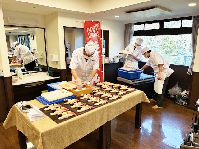 寿司イベント-1　ニチイホーム江古田の杜