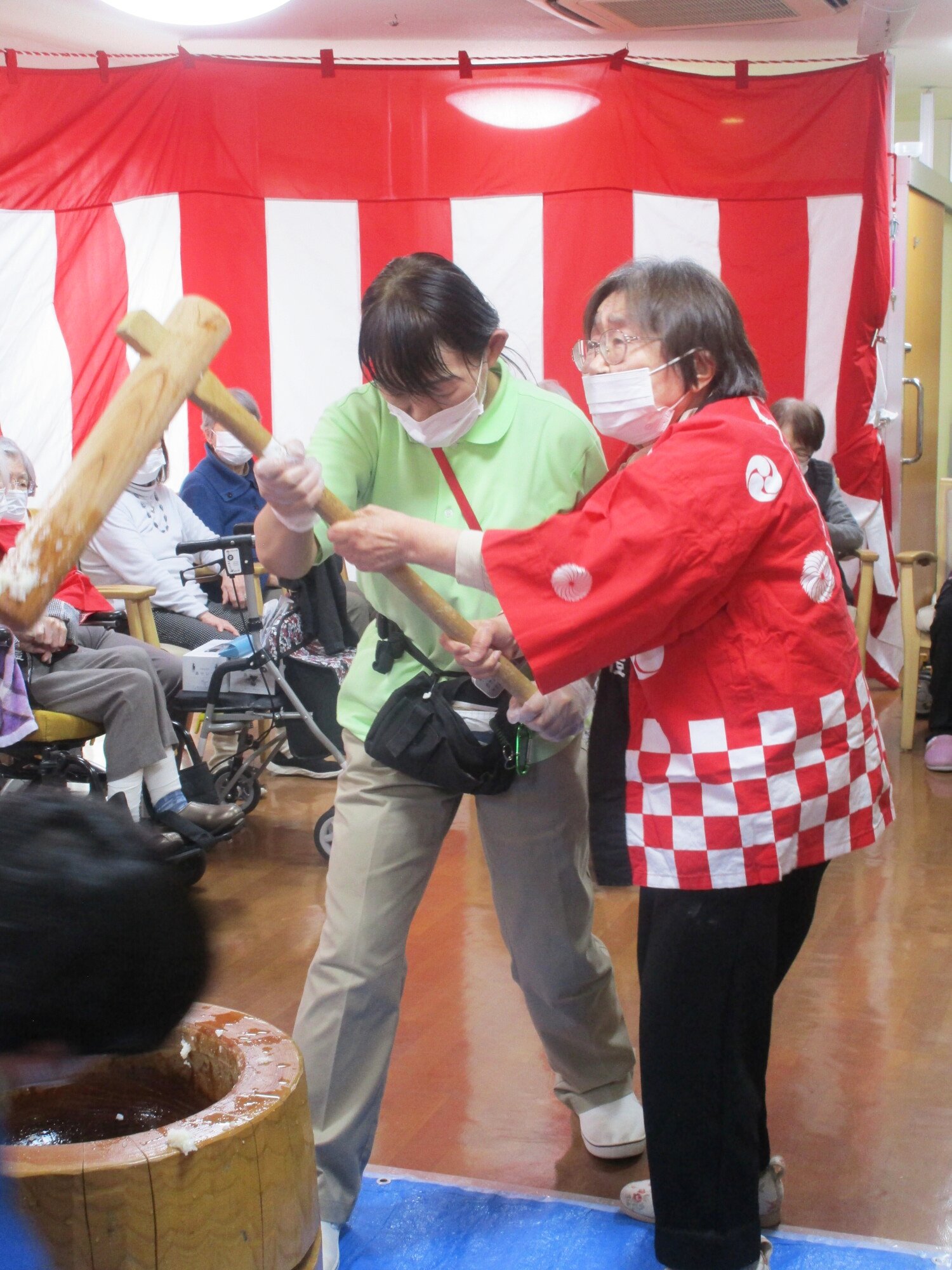 餅つき-4　ニチイホーム南大泉