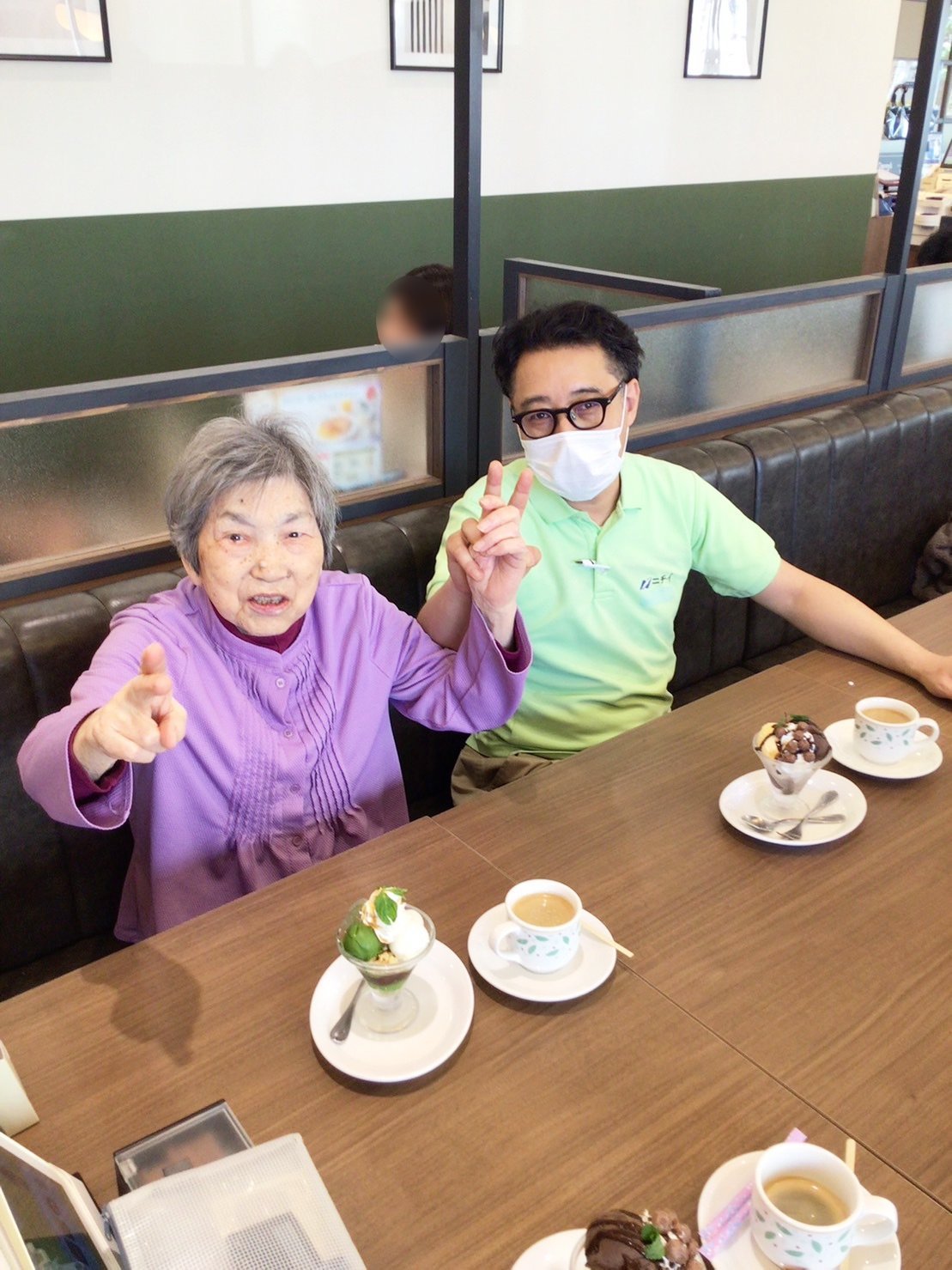 ファミレスでお茶の時間-3　ニチイホーム鷺ノ宮