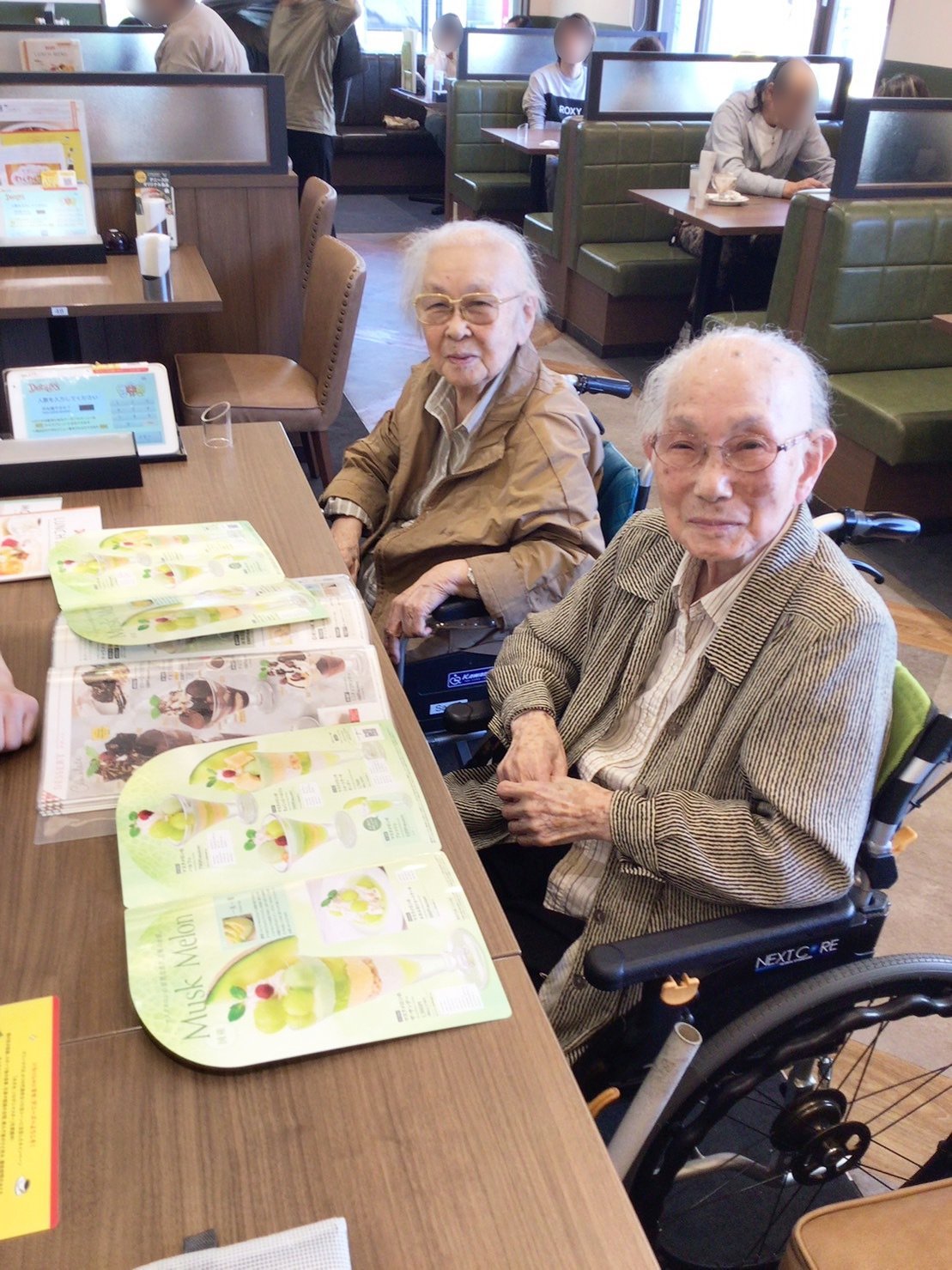 ファミレスでお茶の時間-5　ニチイホーム鷺ノ宮