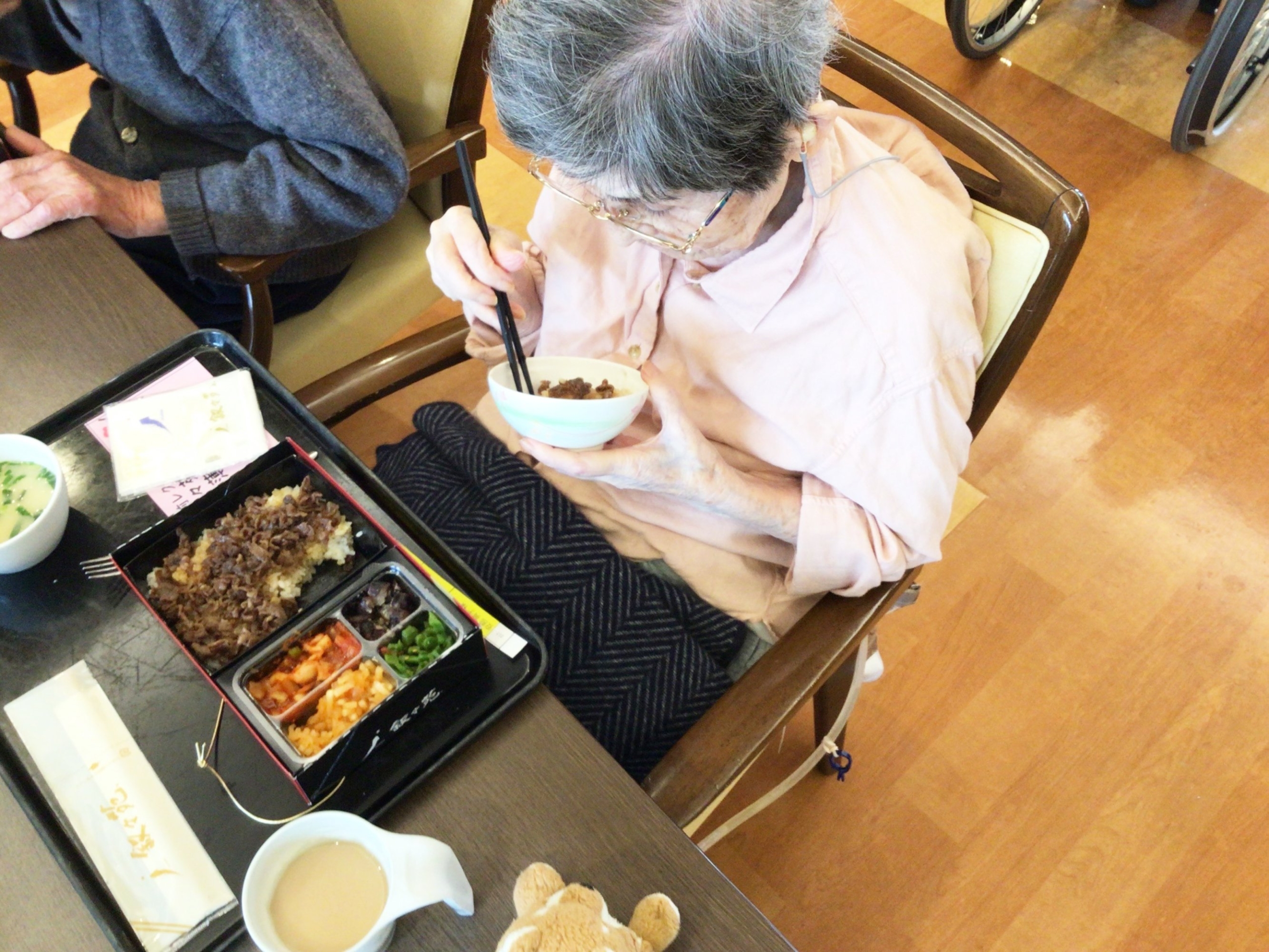 出前で焼き肉弁当-2　ニチイホーム江戸川