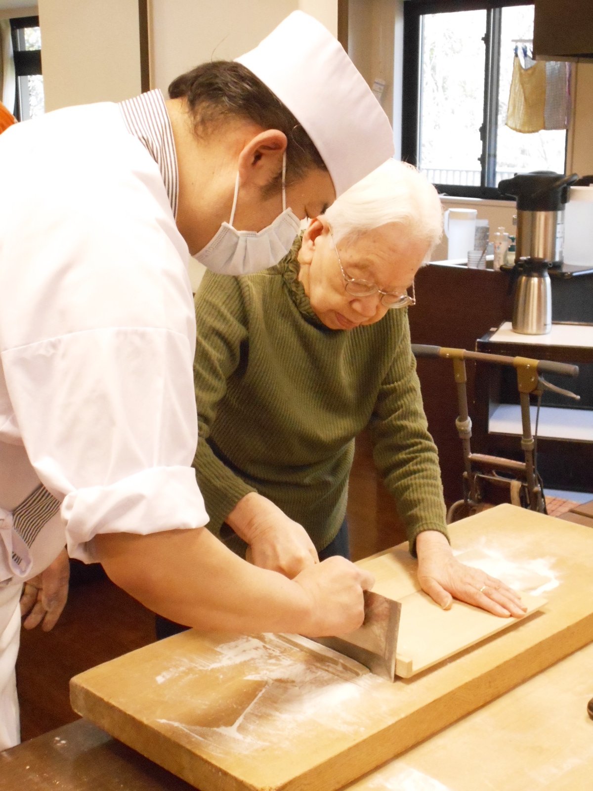 蕎麦打ち-3　ニチイホーム江古田の杜