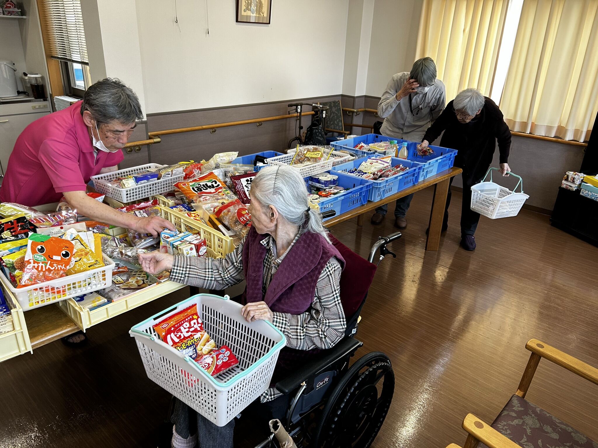 訪問スーパーで楽しくお買い物　ニチイメゾン岐阜六条