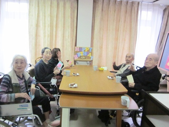 お誕生日喫茶-1　ニチイホーム東府中