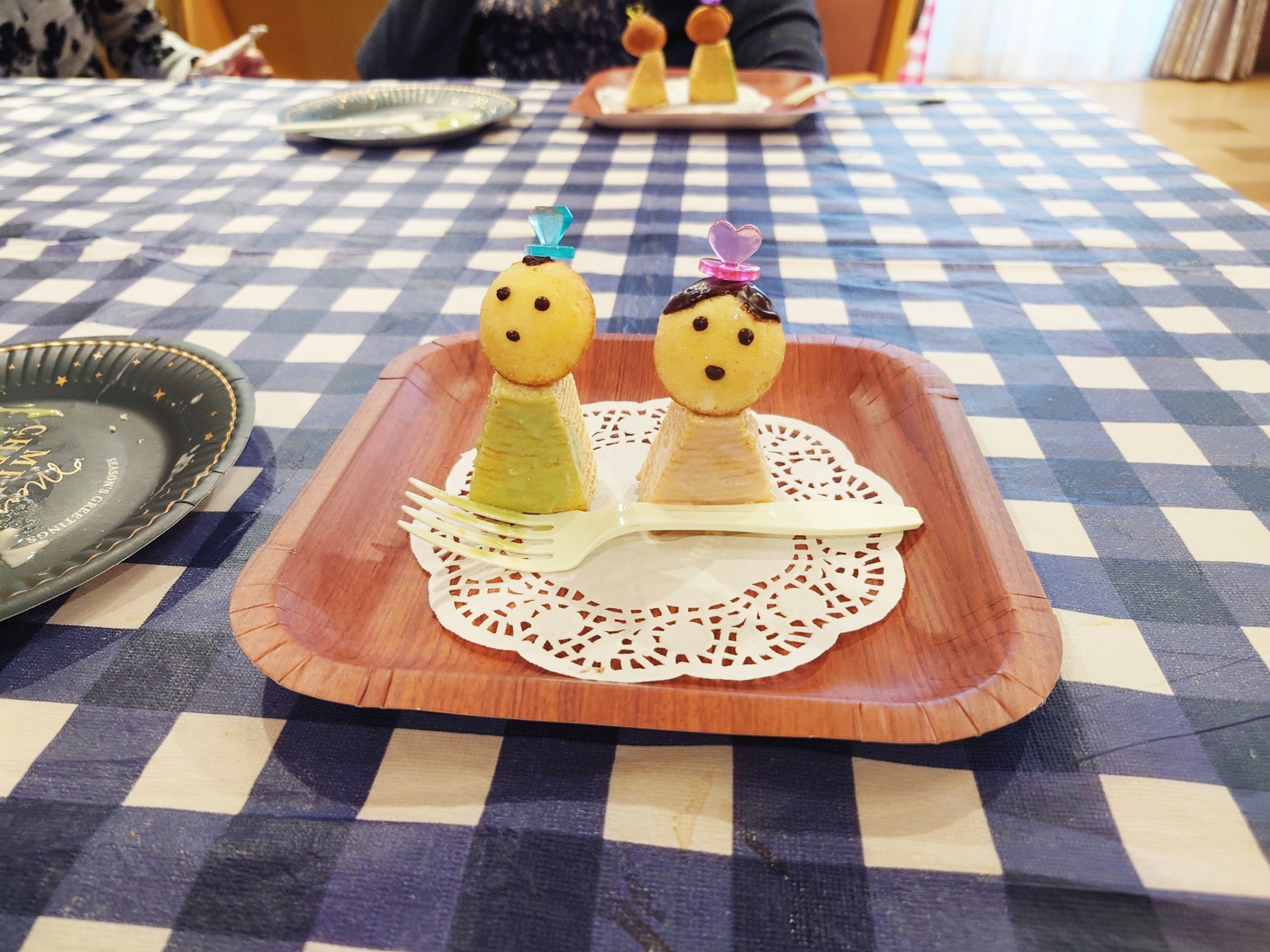 食べられるお雛様作り-3　ニチイホーム東浦和