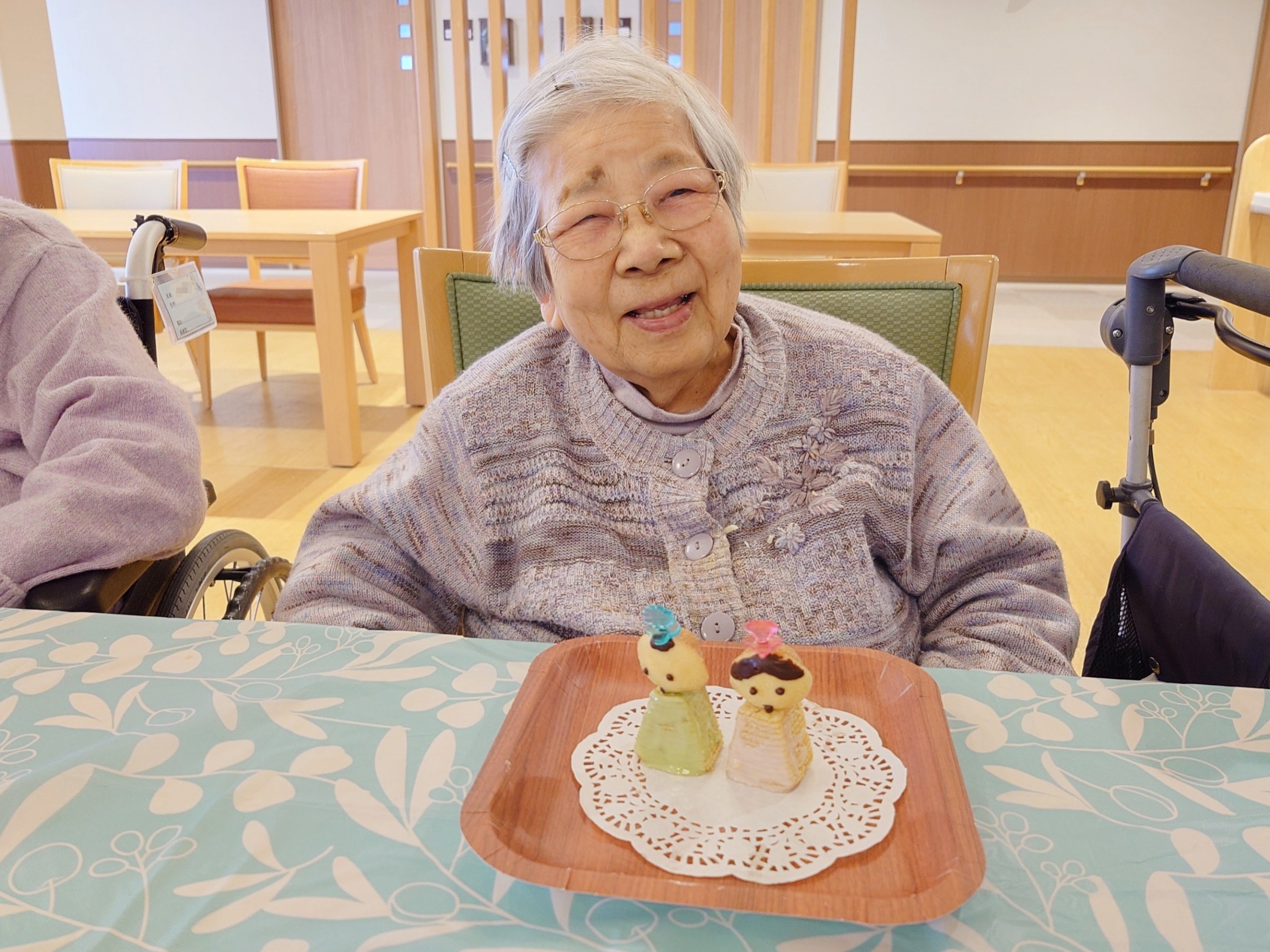 食べられるお雛様作り-1　ニチイホーム東浦和
