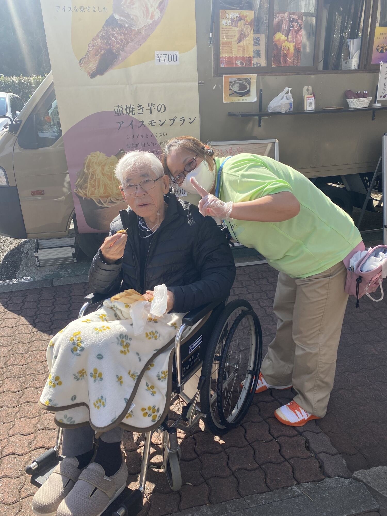 焼き芋キッチンカー-5　ニチイホーム国立