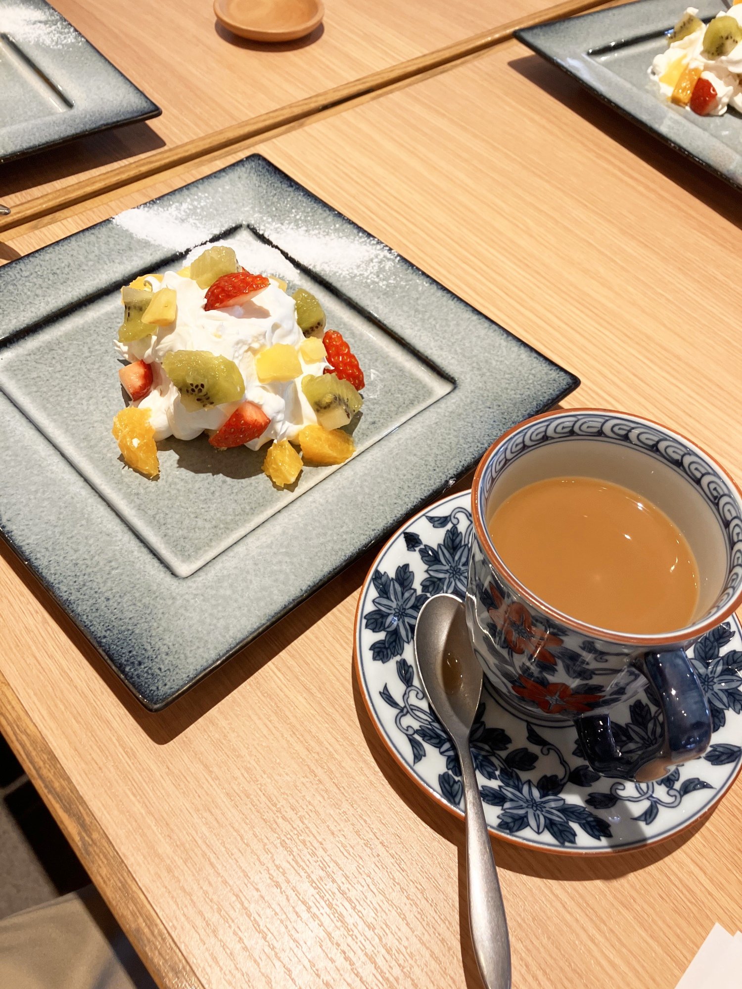 喫茶店で特別なひととき-1　ニチイホーム三鷹Ⅱ番館