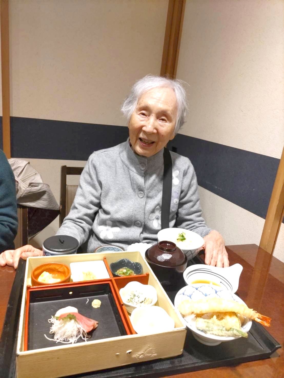 和食レストランでおいしいうどん-2　ニチイホーム登戸