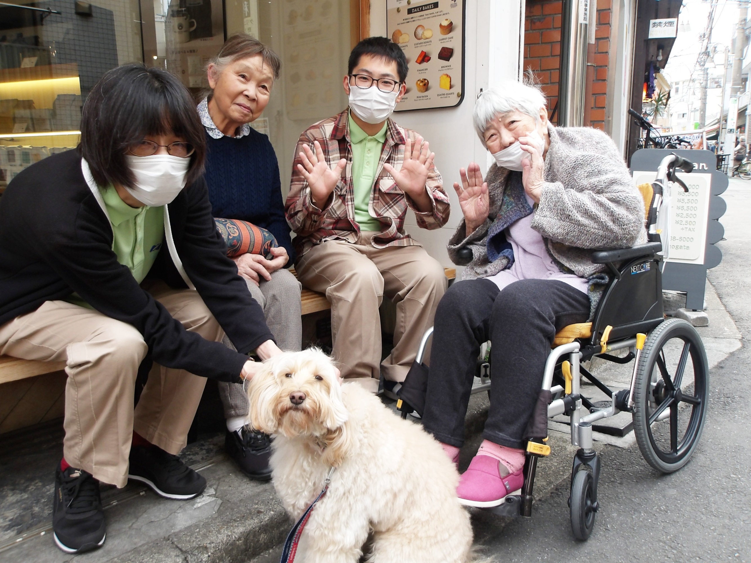 カフェでのひと時-1　ニチイホーム野方