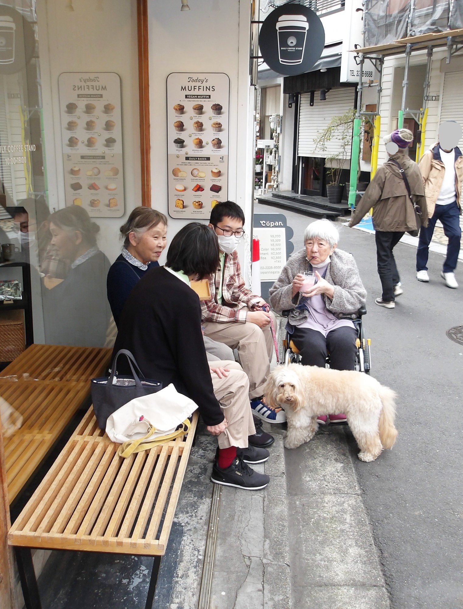 カフェでのひと時-3　ニチイホーム野方