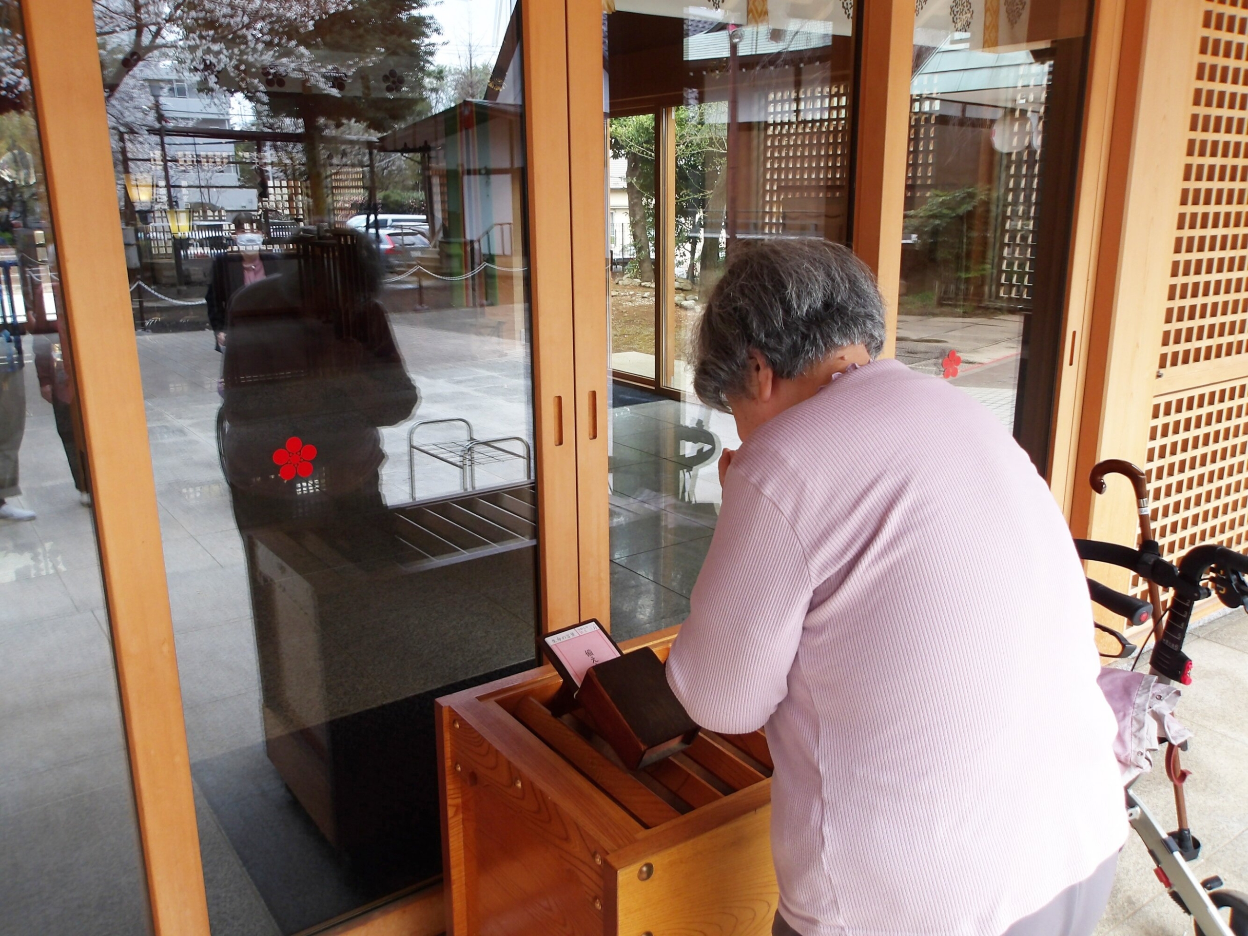 お花見と神社散策-3　ニチイホーム野方