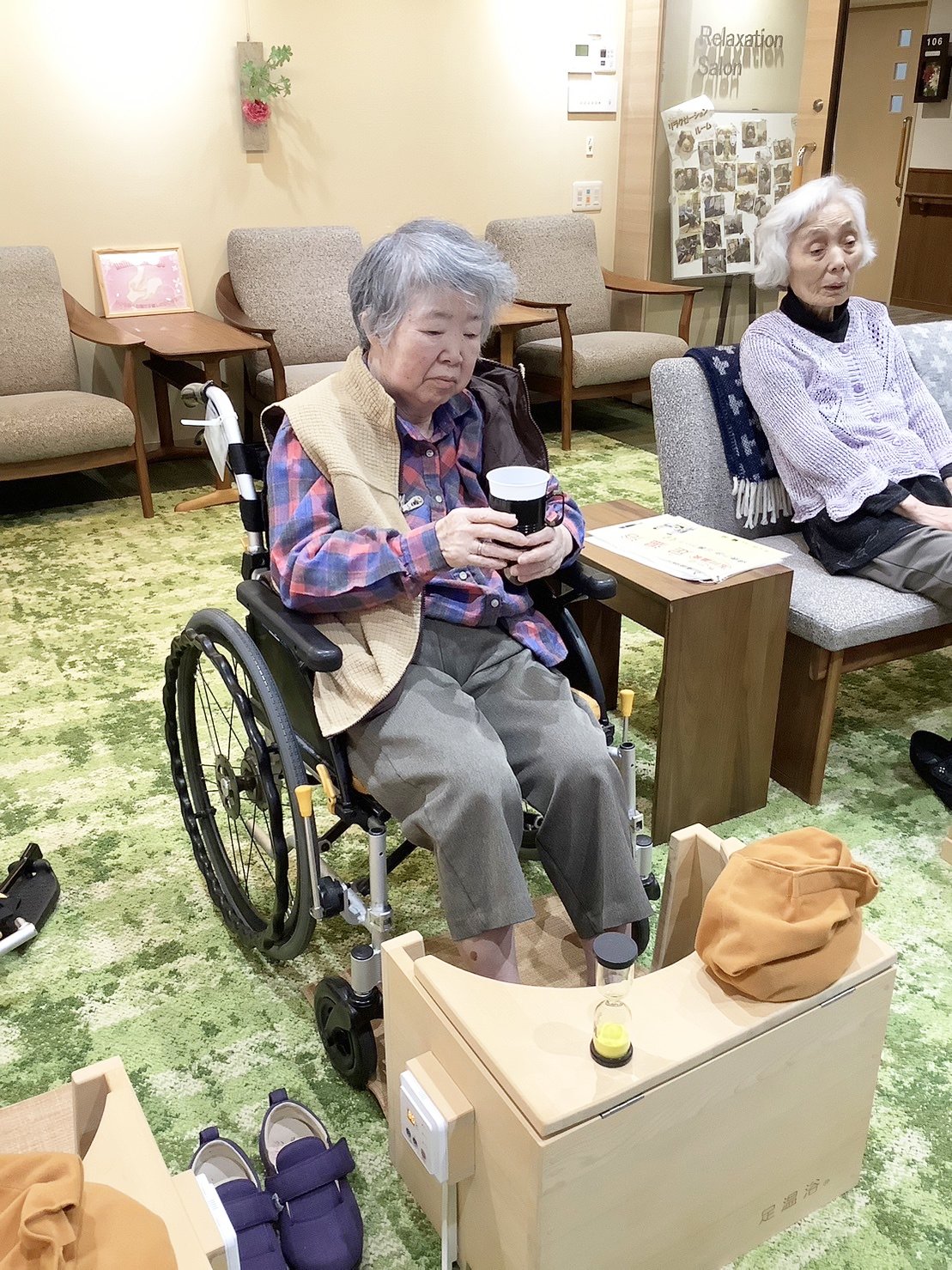 リラクゼーションルームで一息-5　ニチイホーム鷺ノ宮