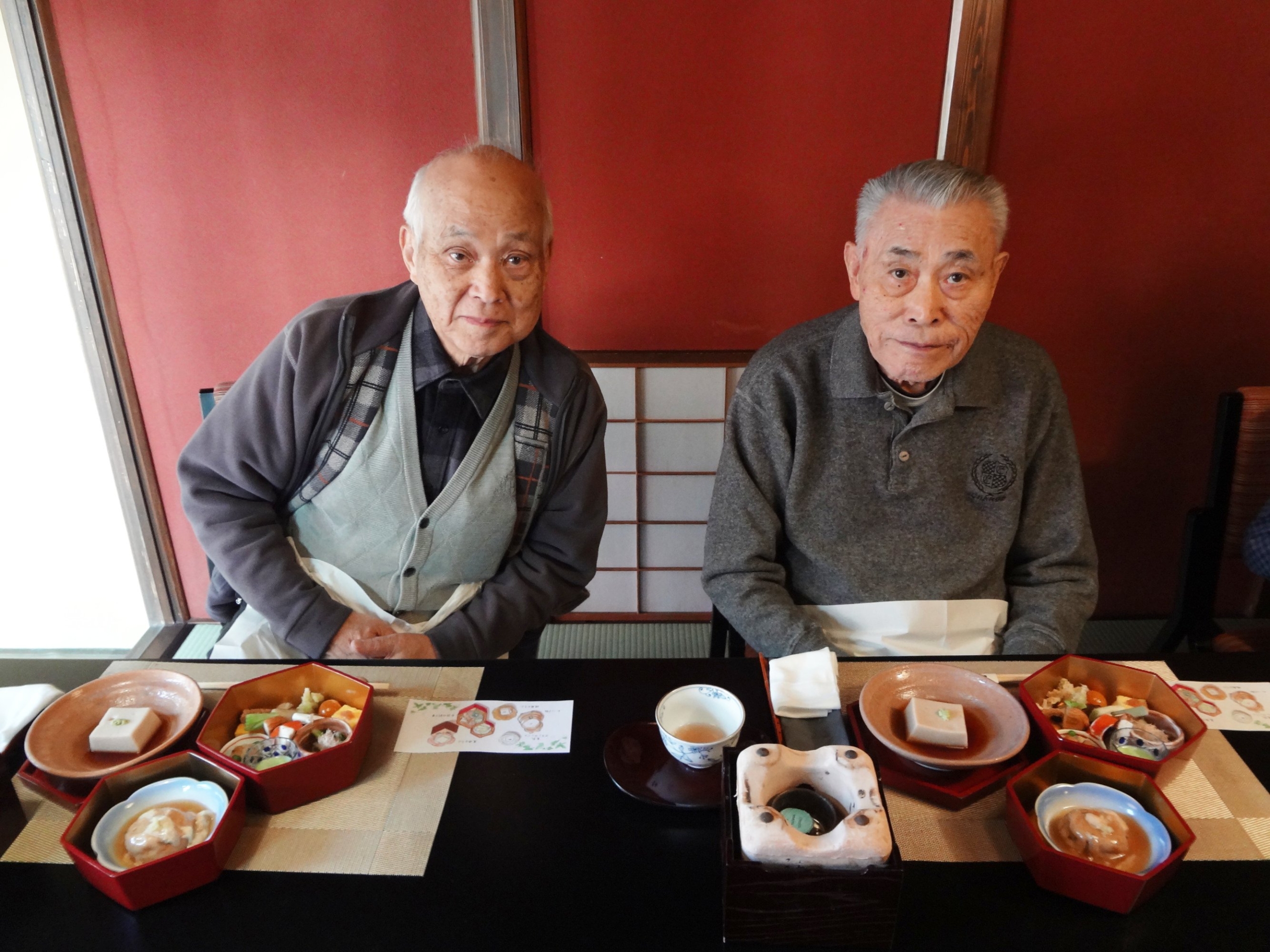 和食店で贅沢なひととき-1　ニチイホーム鷺沼南