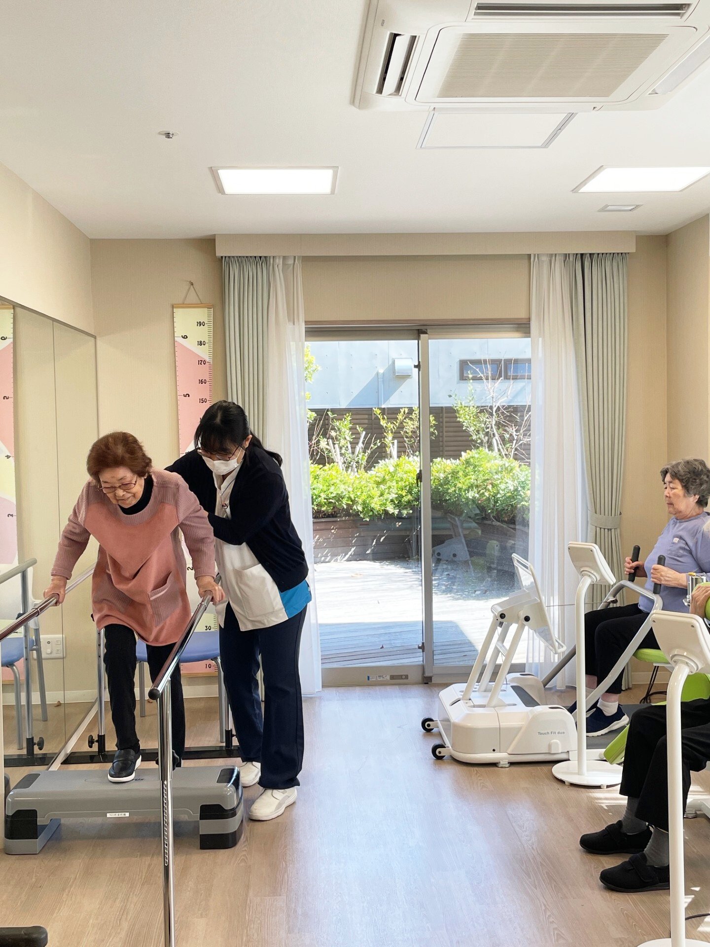 リハビリトレーニングのご様子-6　ニチイホーム杉並松庵
