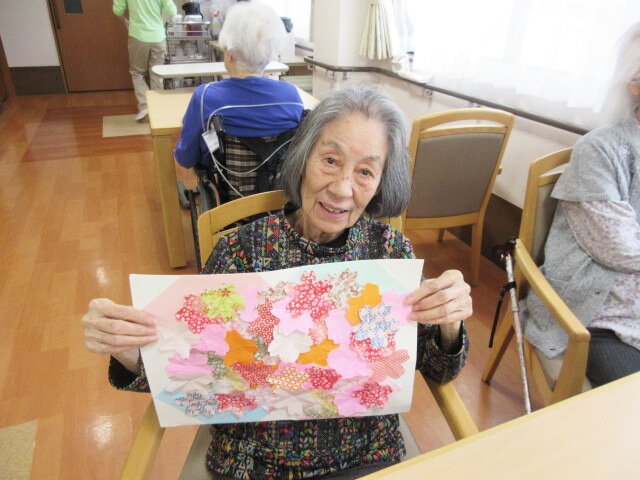 桜の貼り絵-1　ニチイホーム千歳船橋