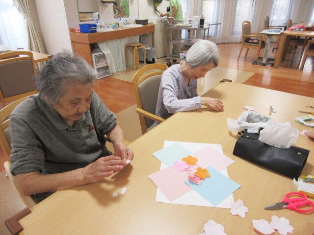 桜の貼り絵-3　ニチイホーム千歳船橋