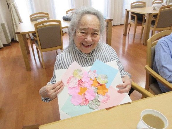 桜の貼り絵-5　ニチイホーム千歳船橋