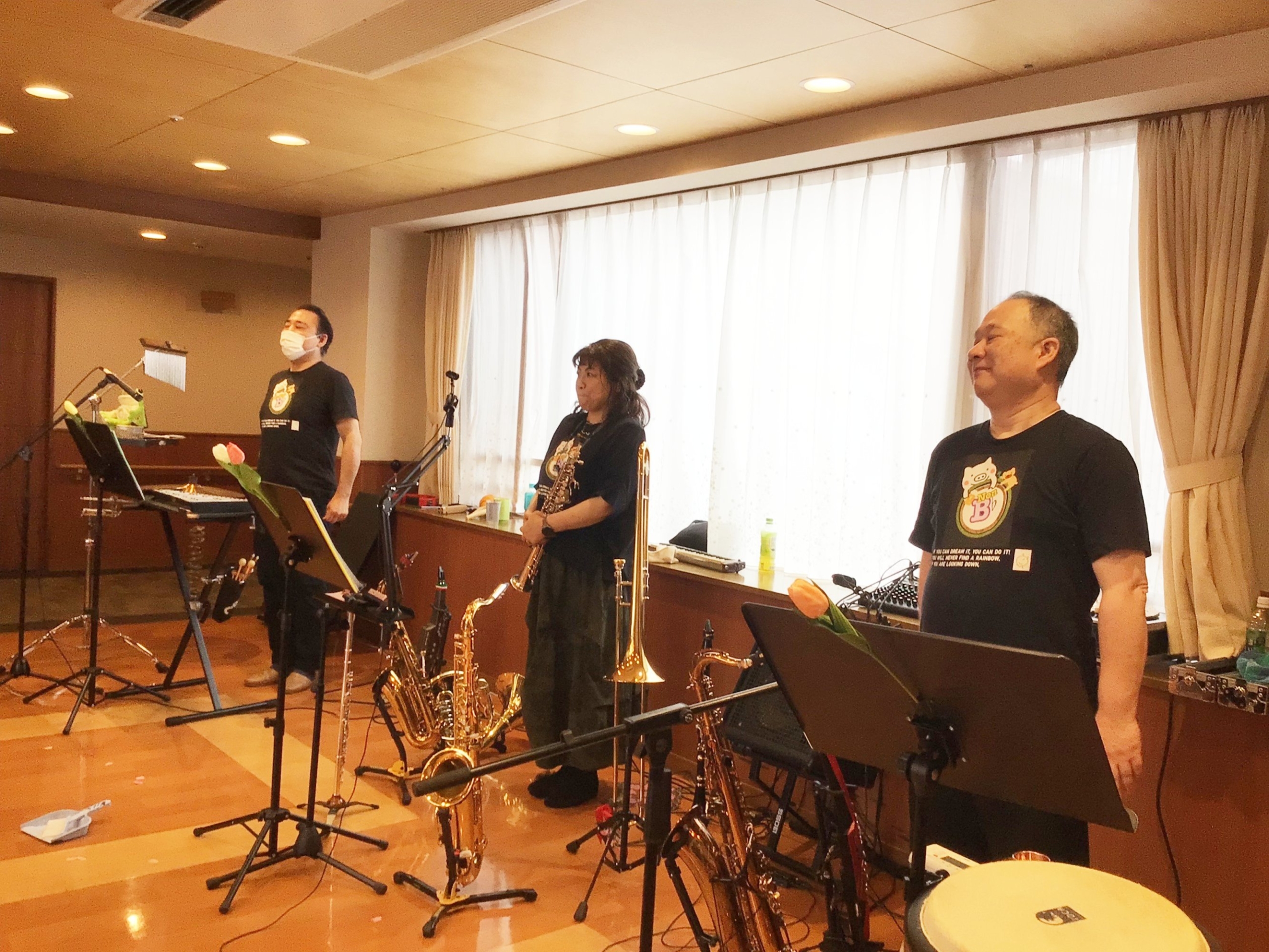 バンド演奏-1　ニチイホーム江戸川