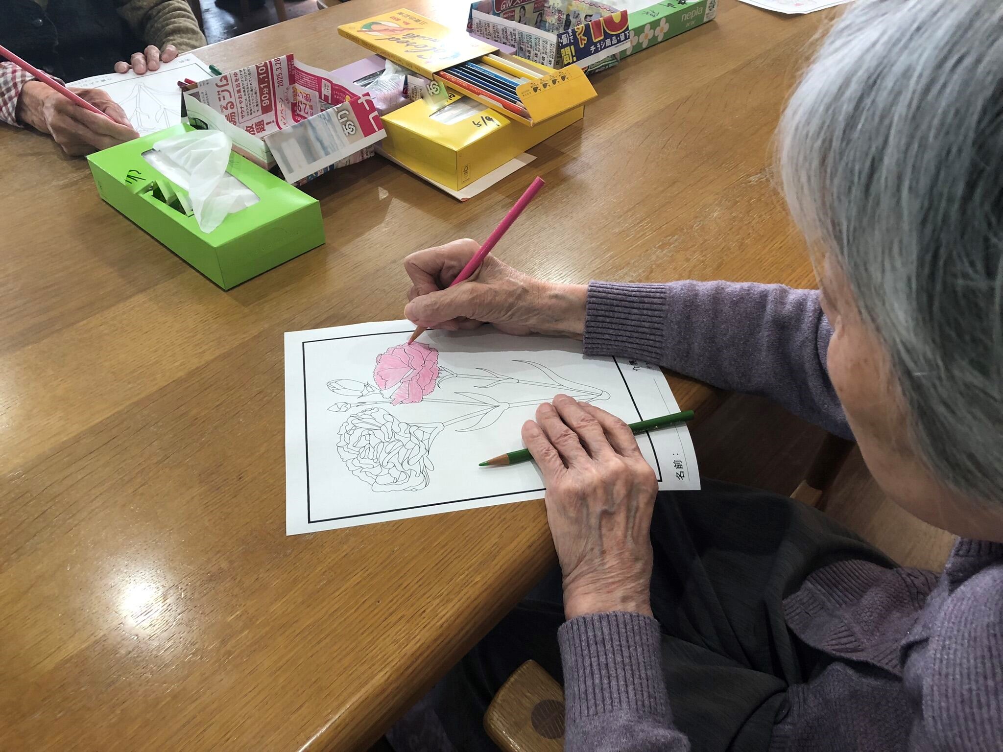 想いを込めて色づける 〜母の日のカーネーション〜　ニチイメゾン岐阜六条