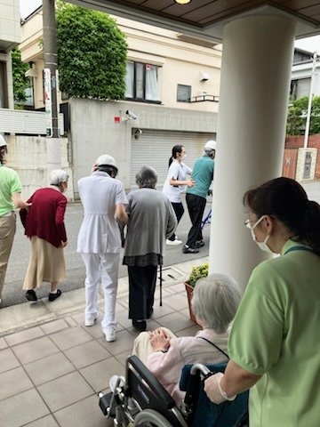 春の防災訓練-3　ニチイホーム碑文谷