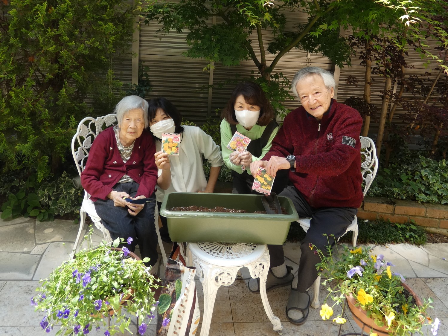 フラワープロジェクト～きれいな花を咲かせましょう♪　ニチイメゾン北豊島