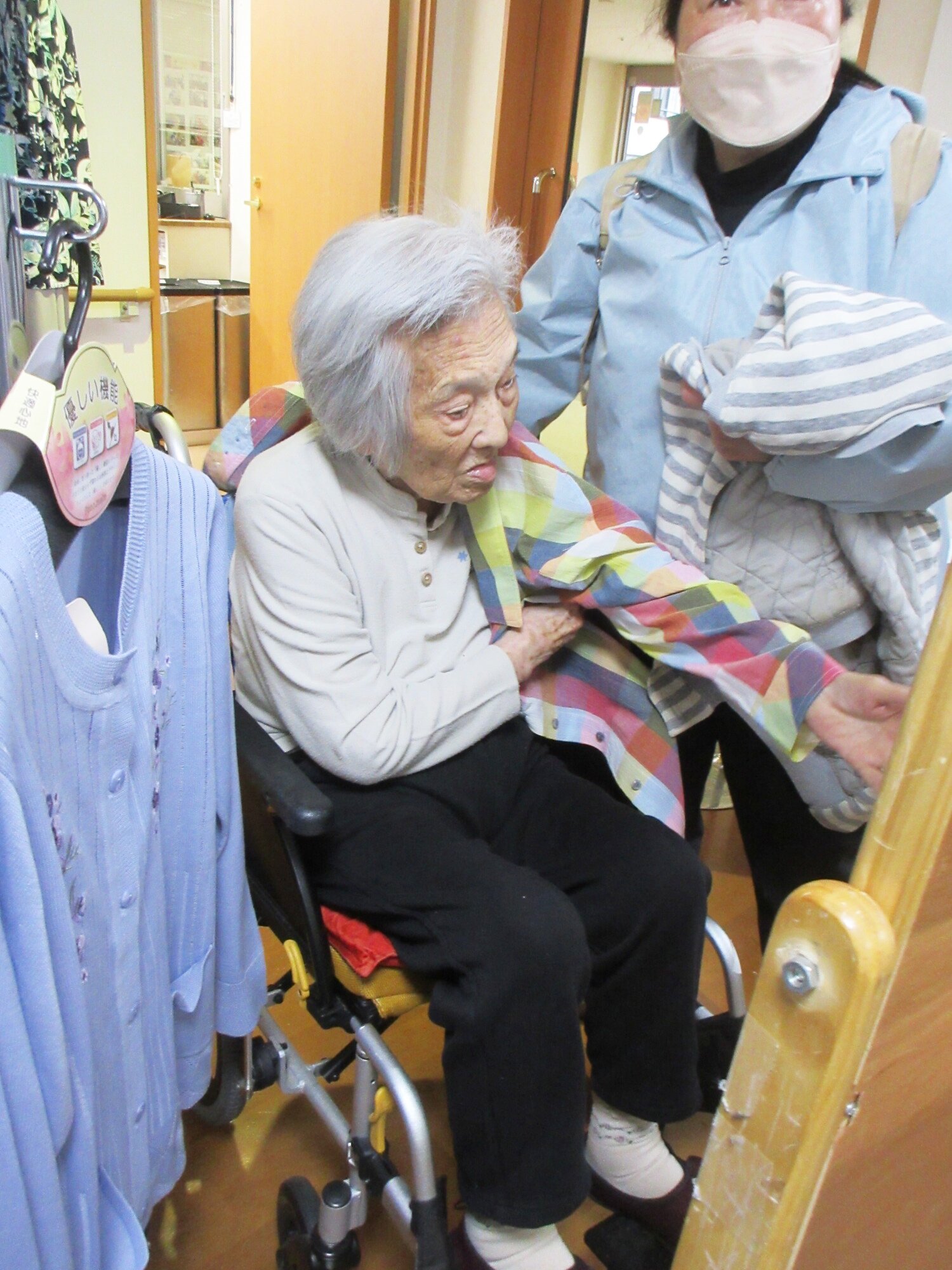 衣類販売会-4　ニチイホーム南大泉