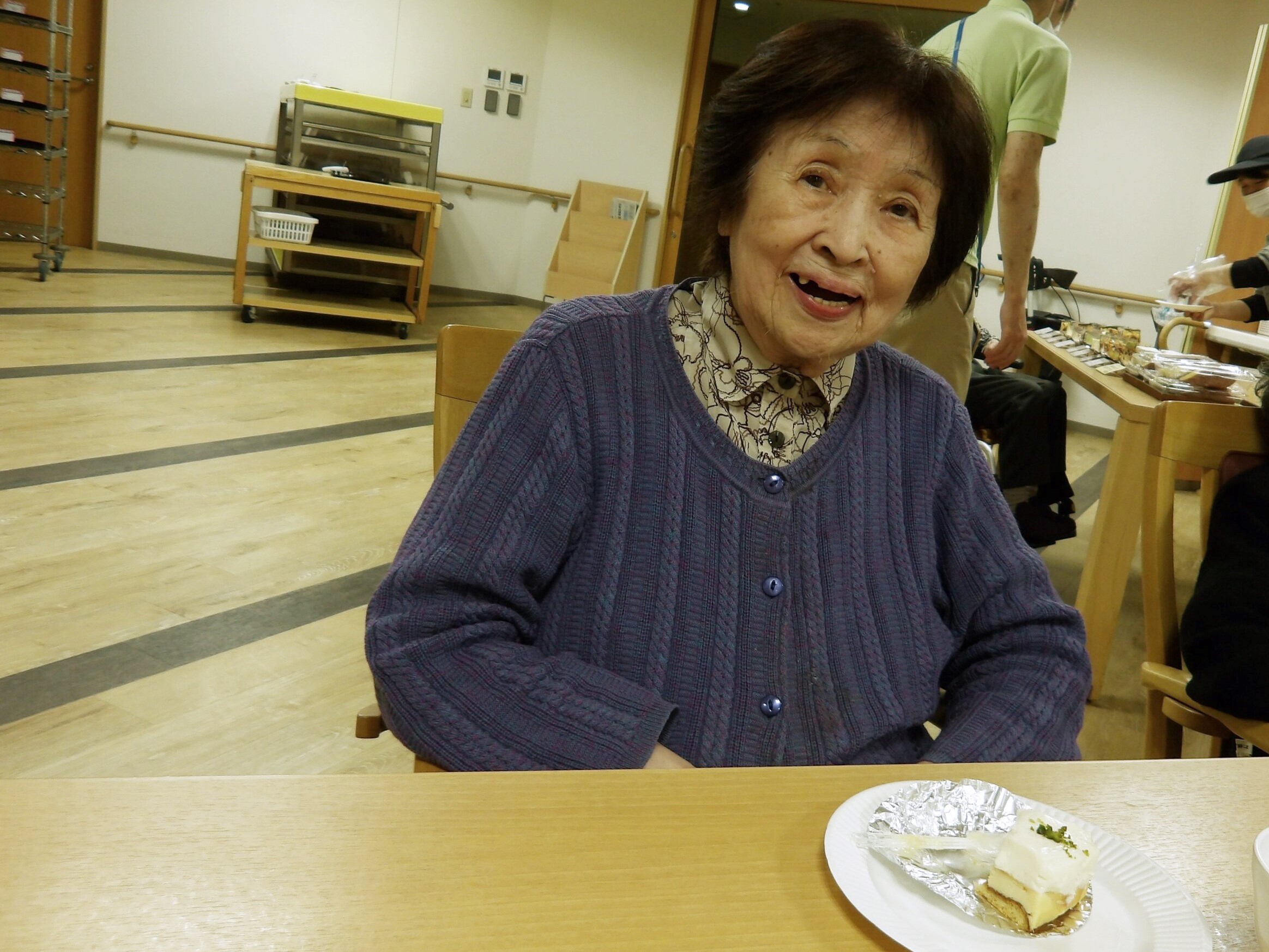 おいも屋さんのスイーツ販売会-6　ニチイホーム練馬高野台