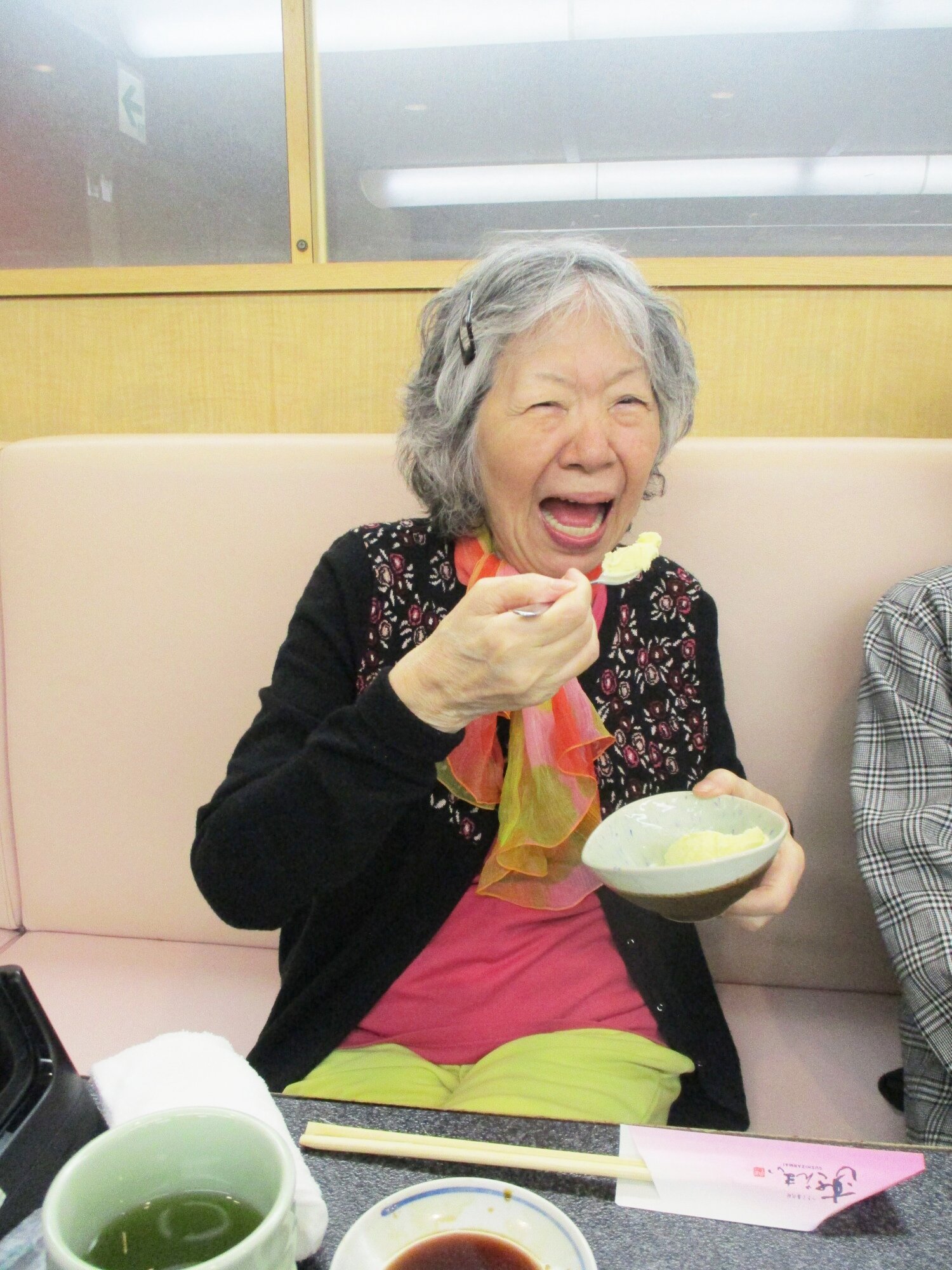 大人気のお寿司屋さんへ-5　ニチイホーム王子