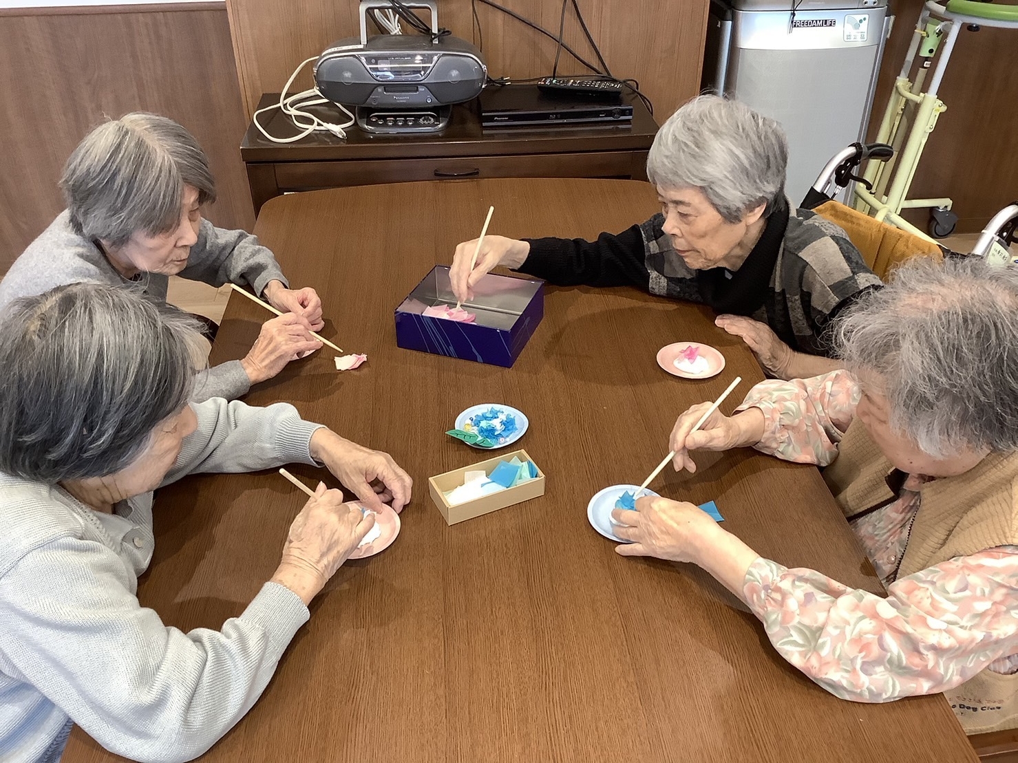 紫陽花づくり-2　ニチイホーム鷺ノ宮