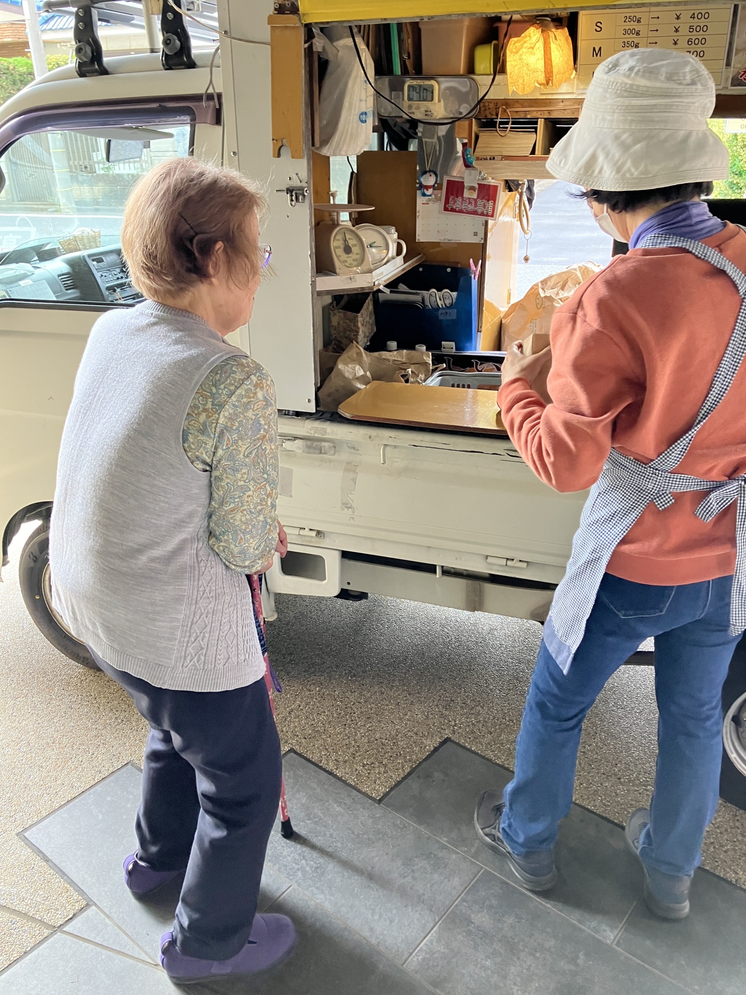 焼き芋の移動販売-5　ニチイホーム杉並松庵
