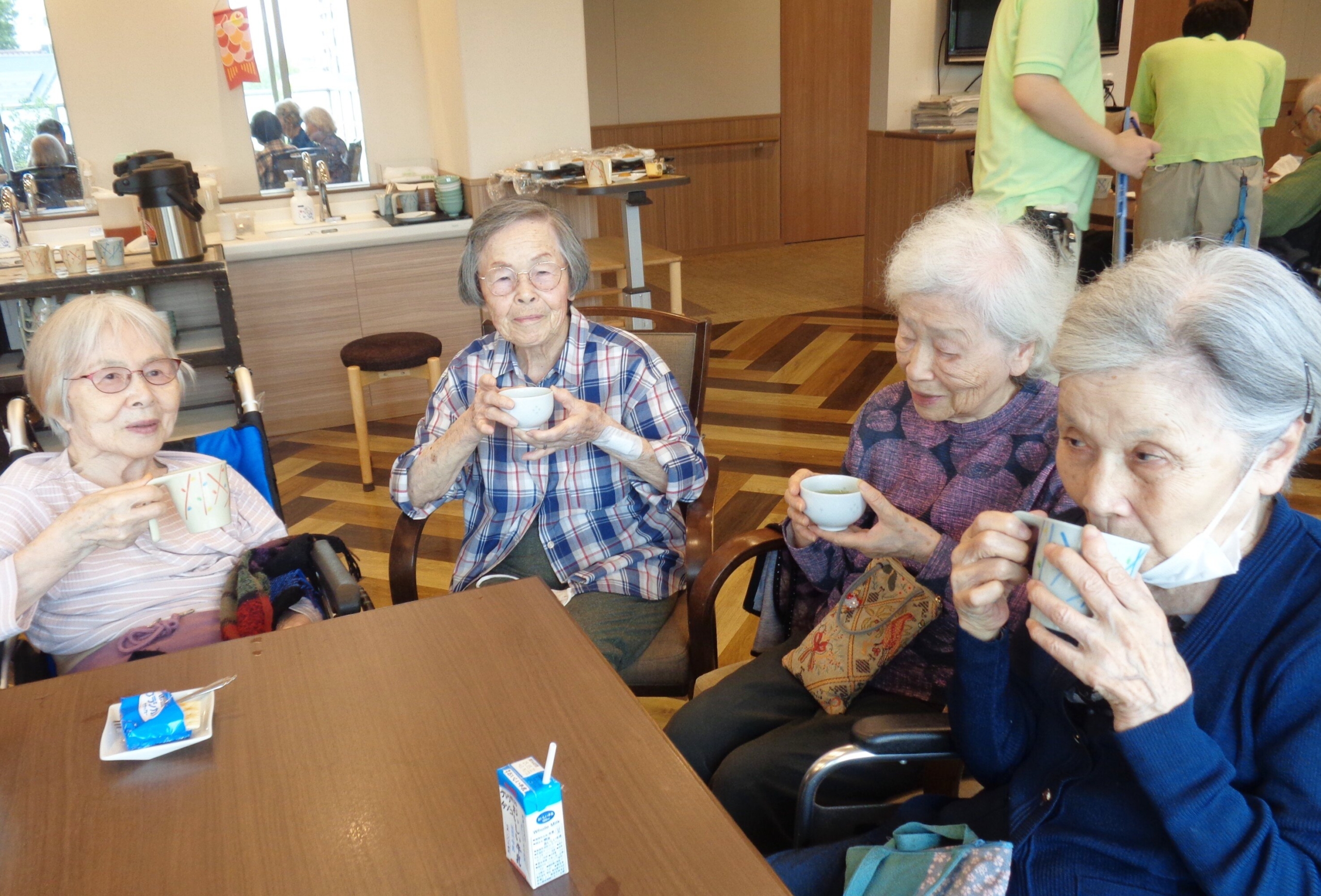 新茶の会-1　ニチイホーム都立家政