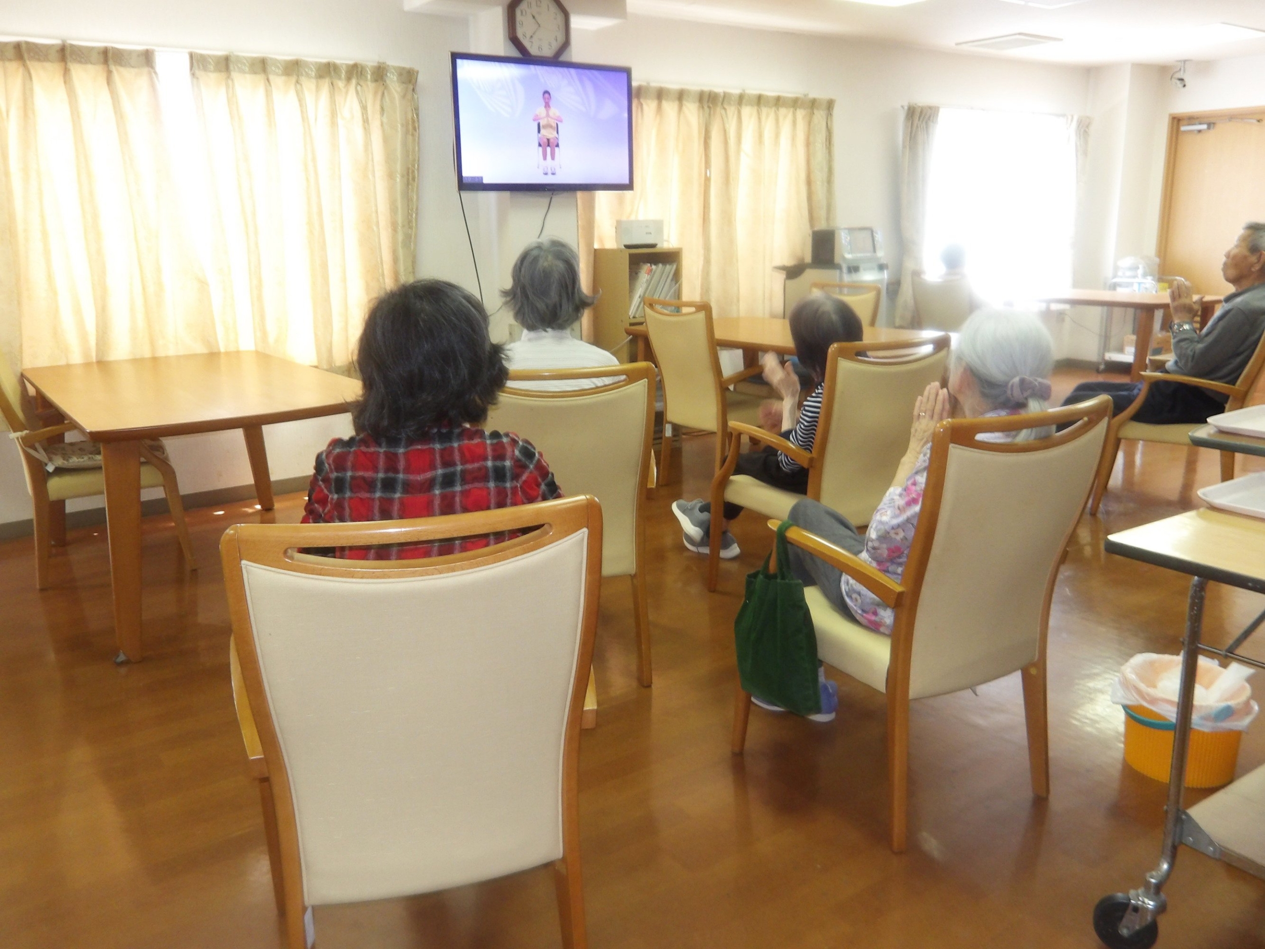 朝の体操-1　ニチイホーム東府中
