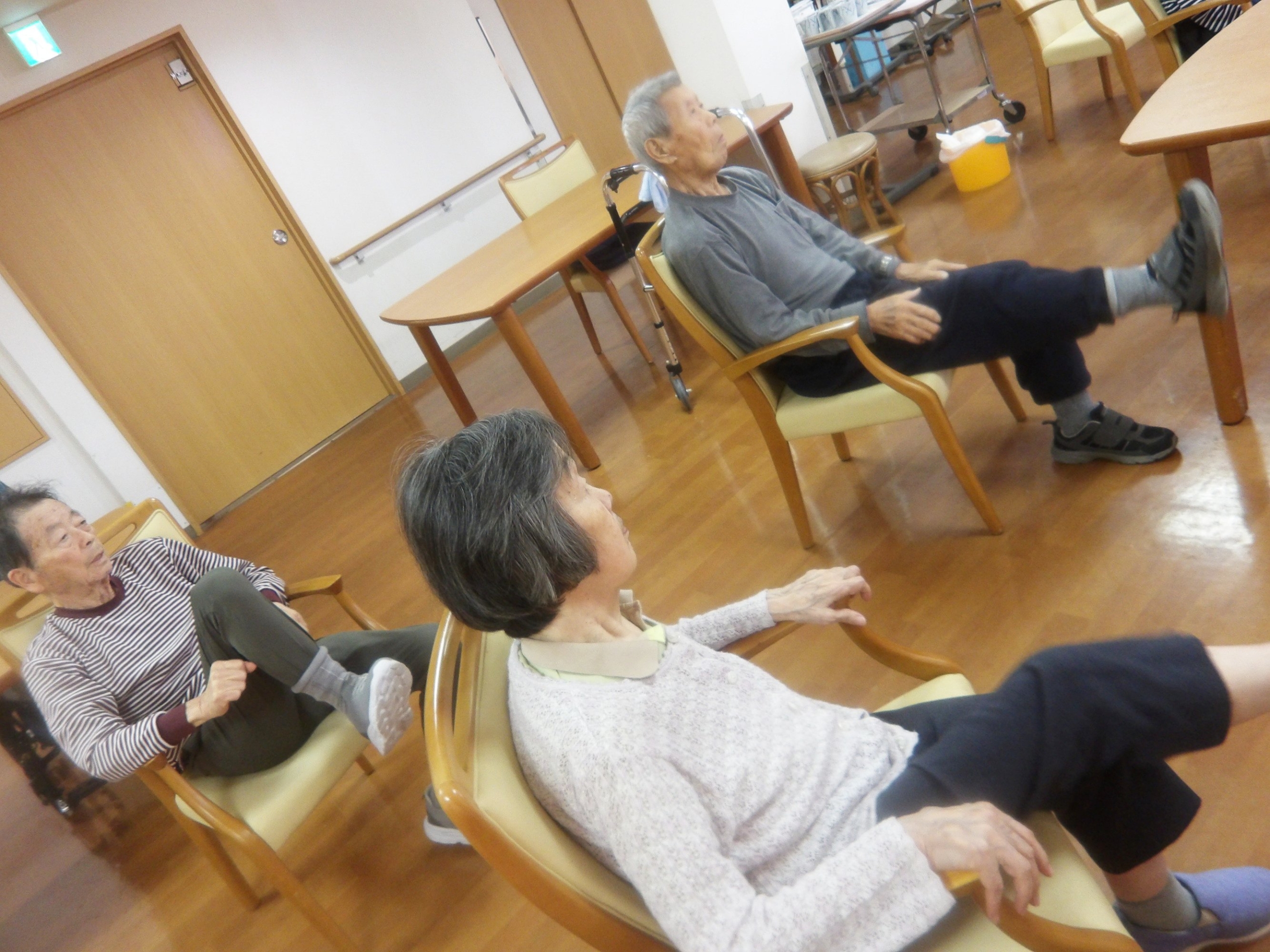 朝の体操-2　ニチイホーム東府中