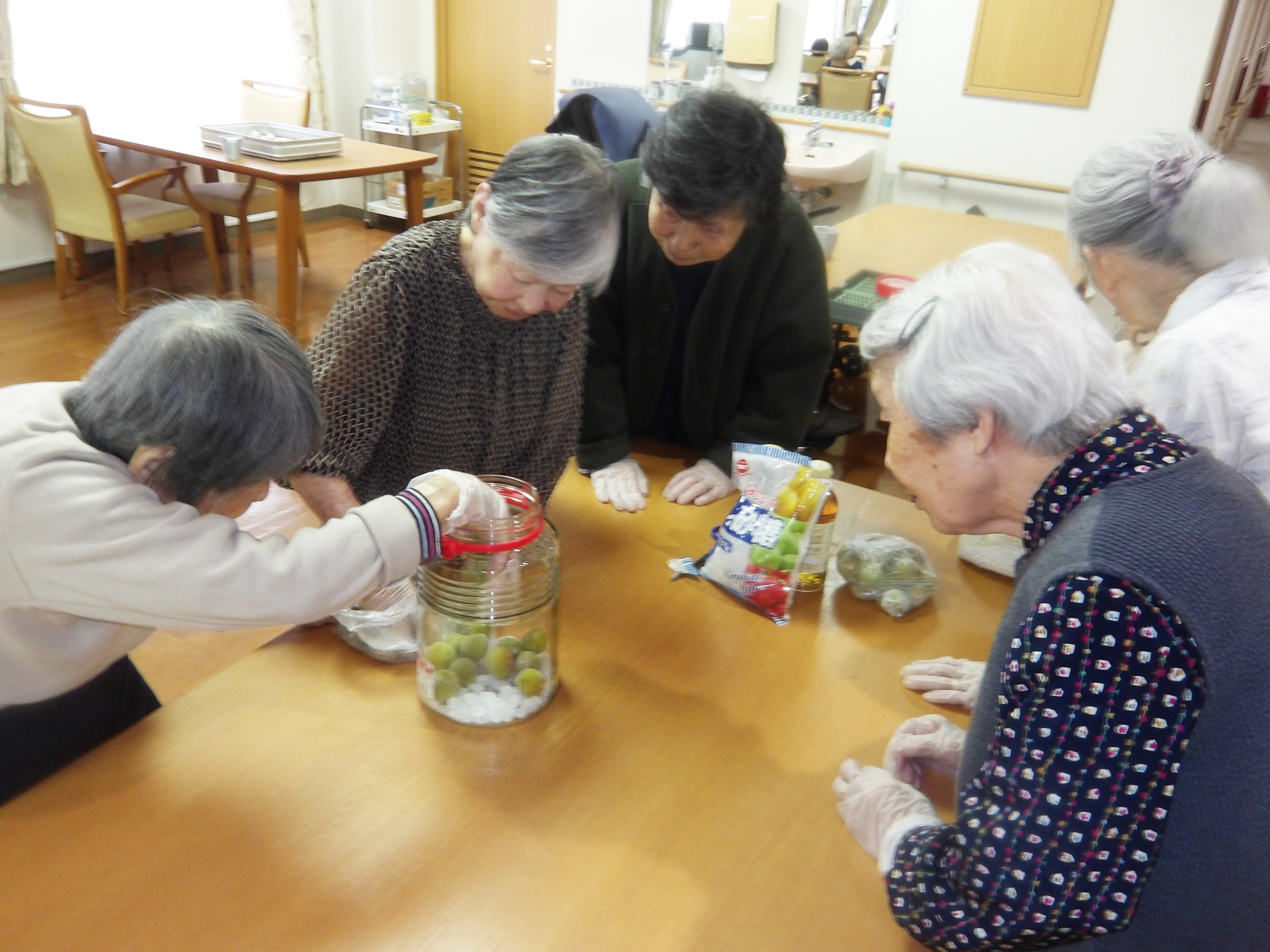 梅酢作り-1　ニチイホーム東府中