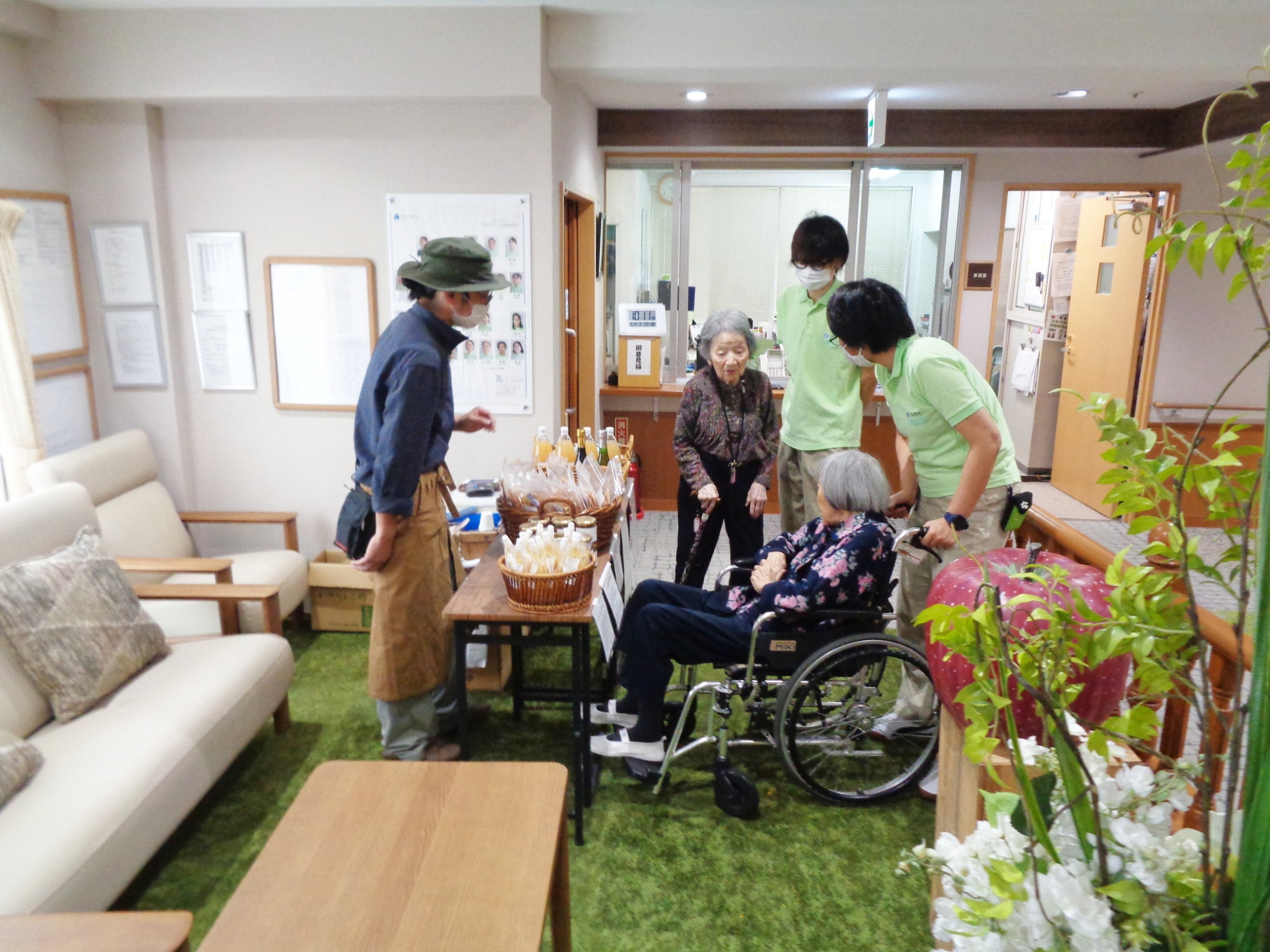 リンゴ商品の訪問販売-1　ニチイホーム自由が丘