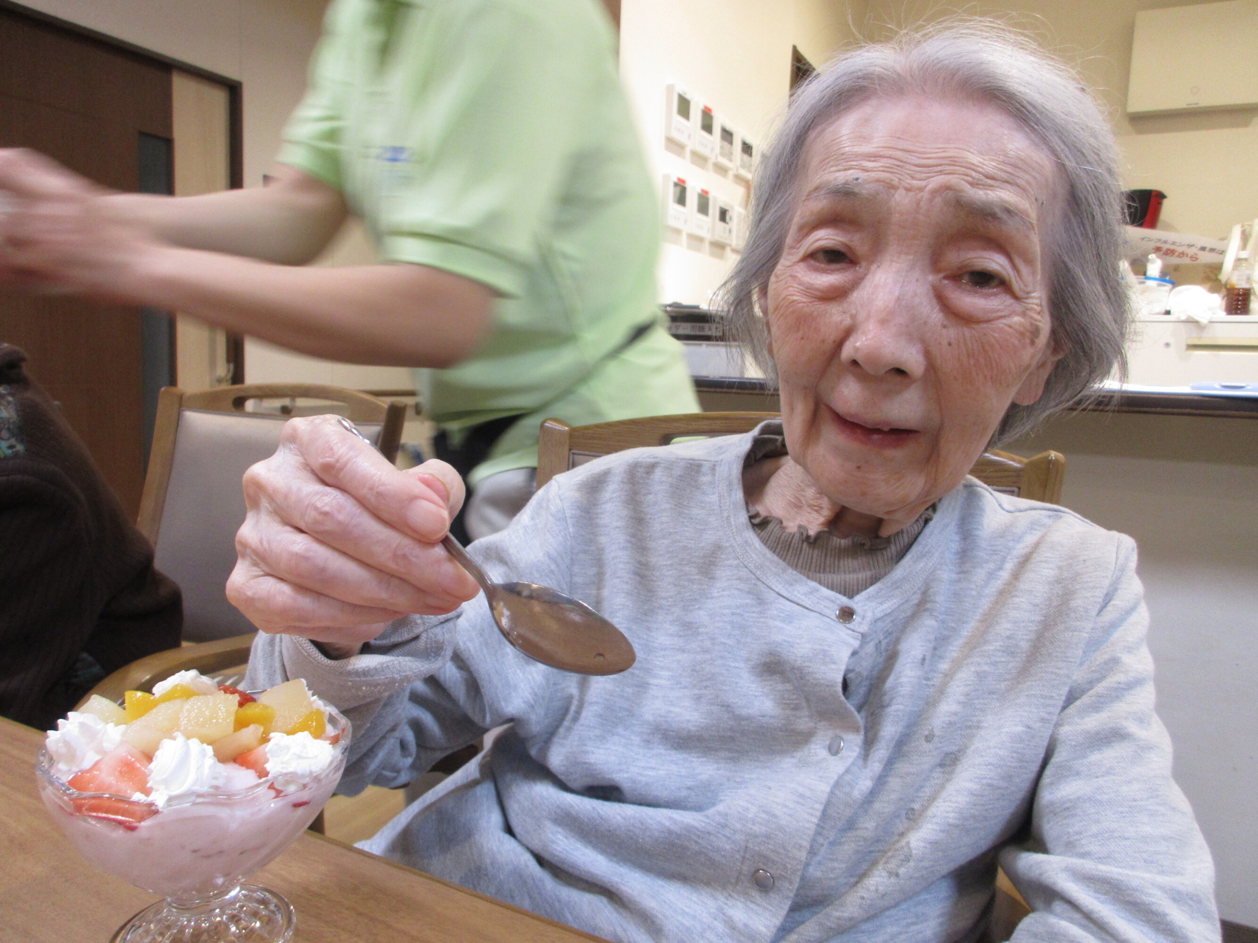 母の日～お菓子づくり～-1　ニチイホーム勝どき