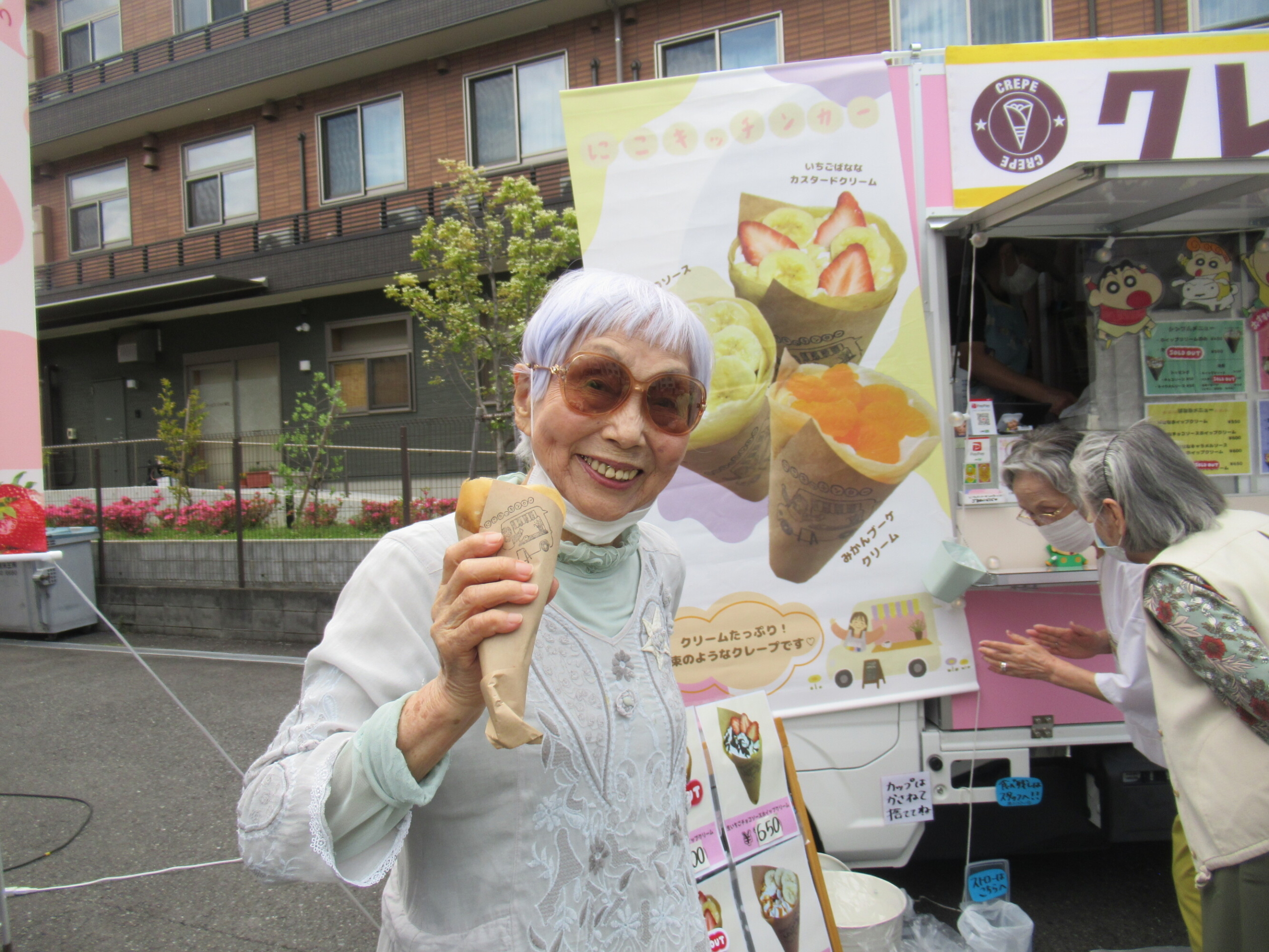 キッチンカーがやって来た-5　ニチイホーム柿生