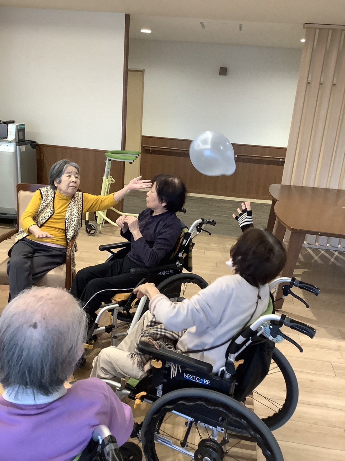 チーム対抗風船バレー-3　ニチイホーム鷺ノ宮