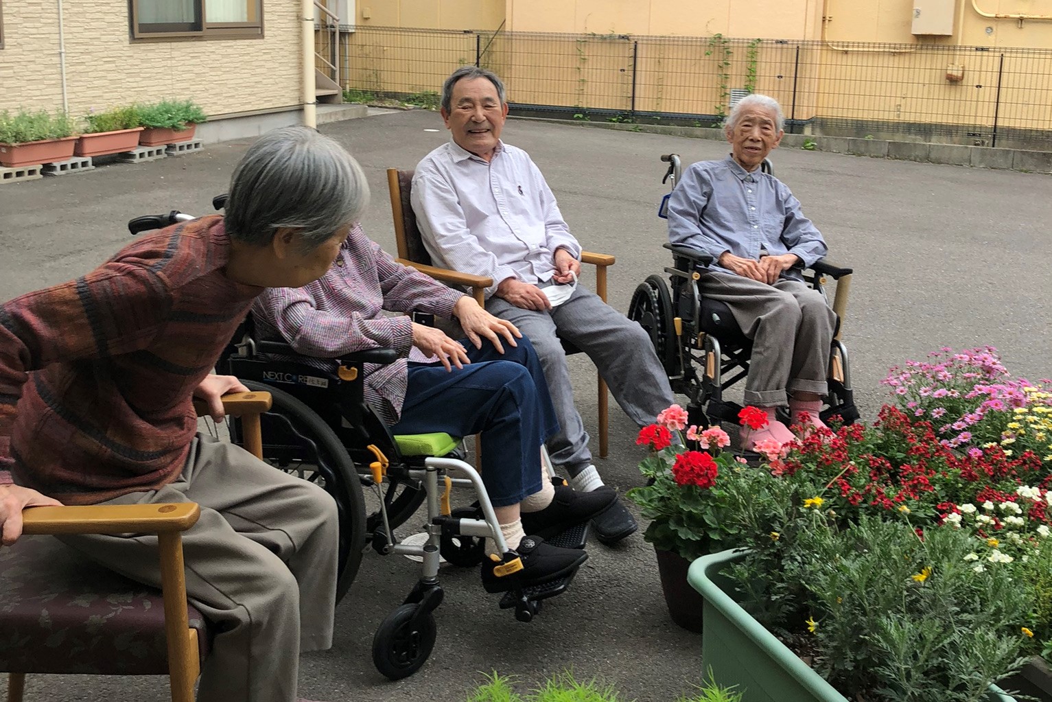 ニチイメゾン岐阜六条お花見会20250617１