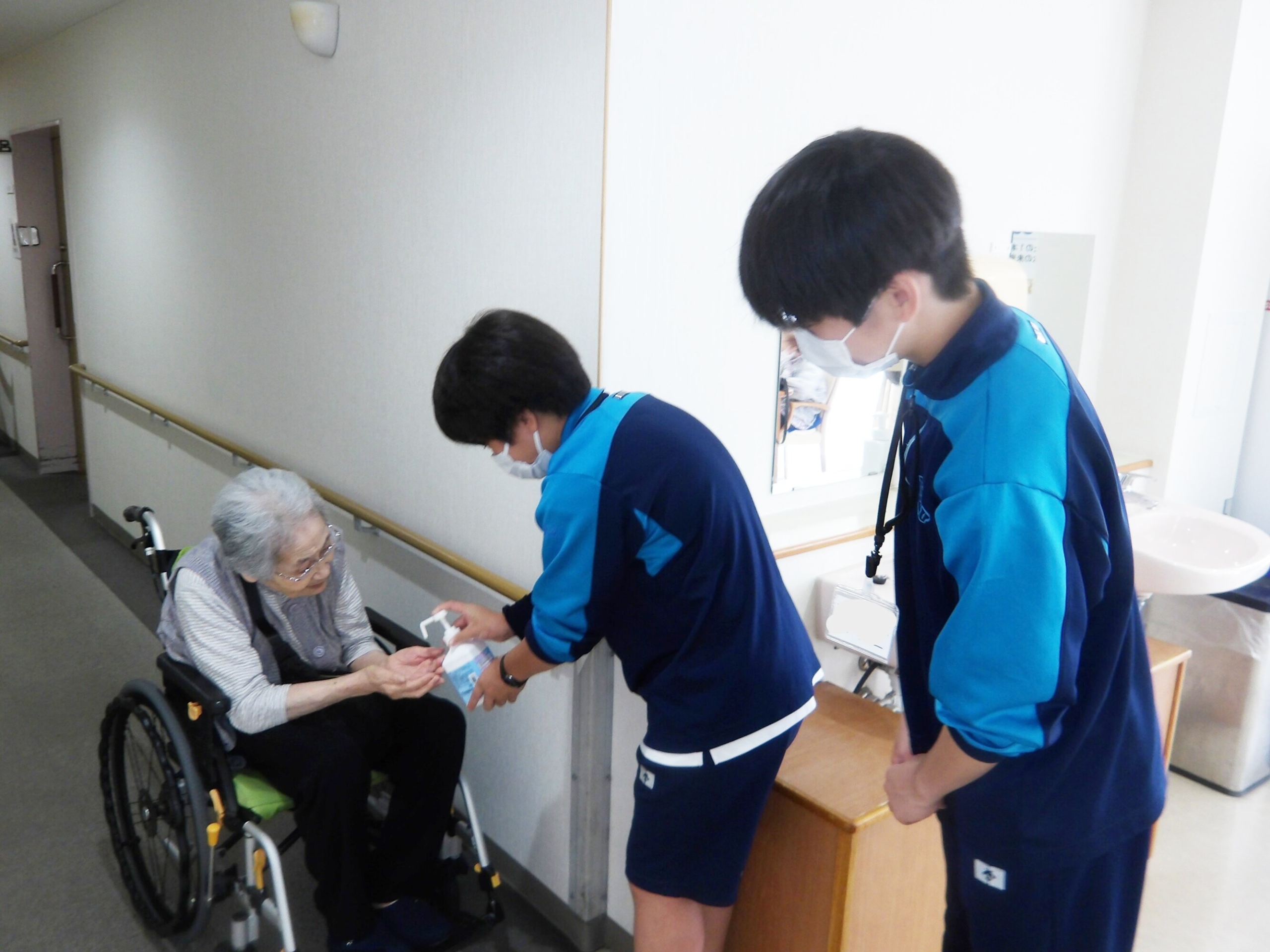 中学生職業体験-3　ニチイホーム東府中