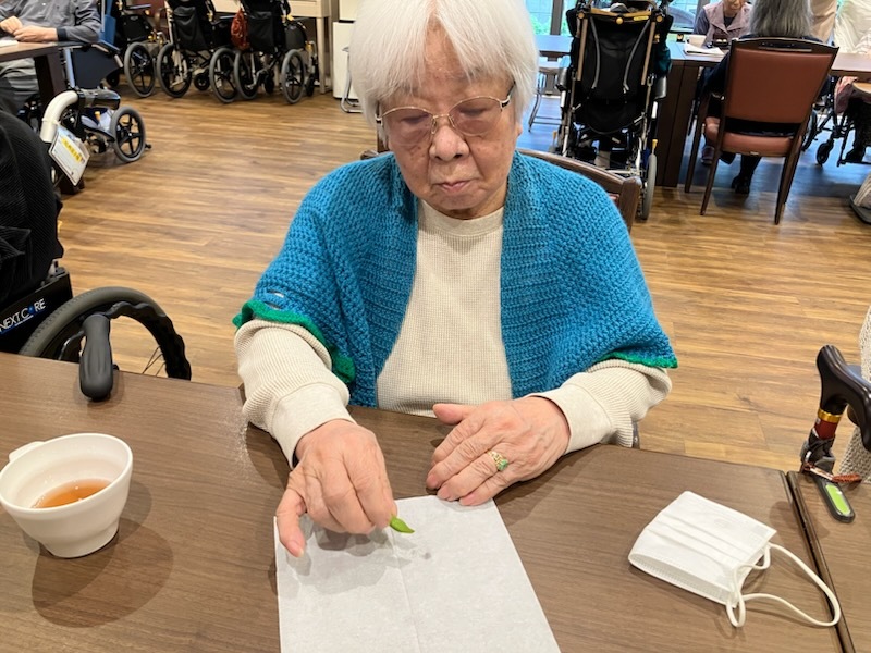 可愛い枝豆実食-4　ニチイホーム碑文谷