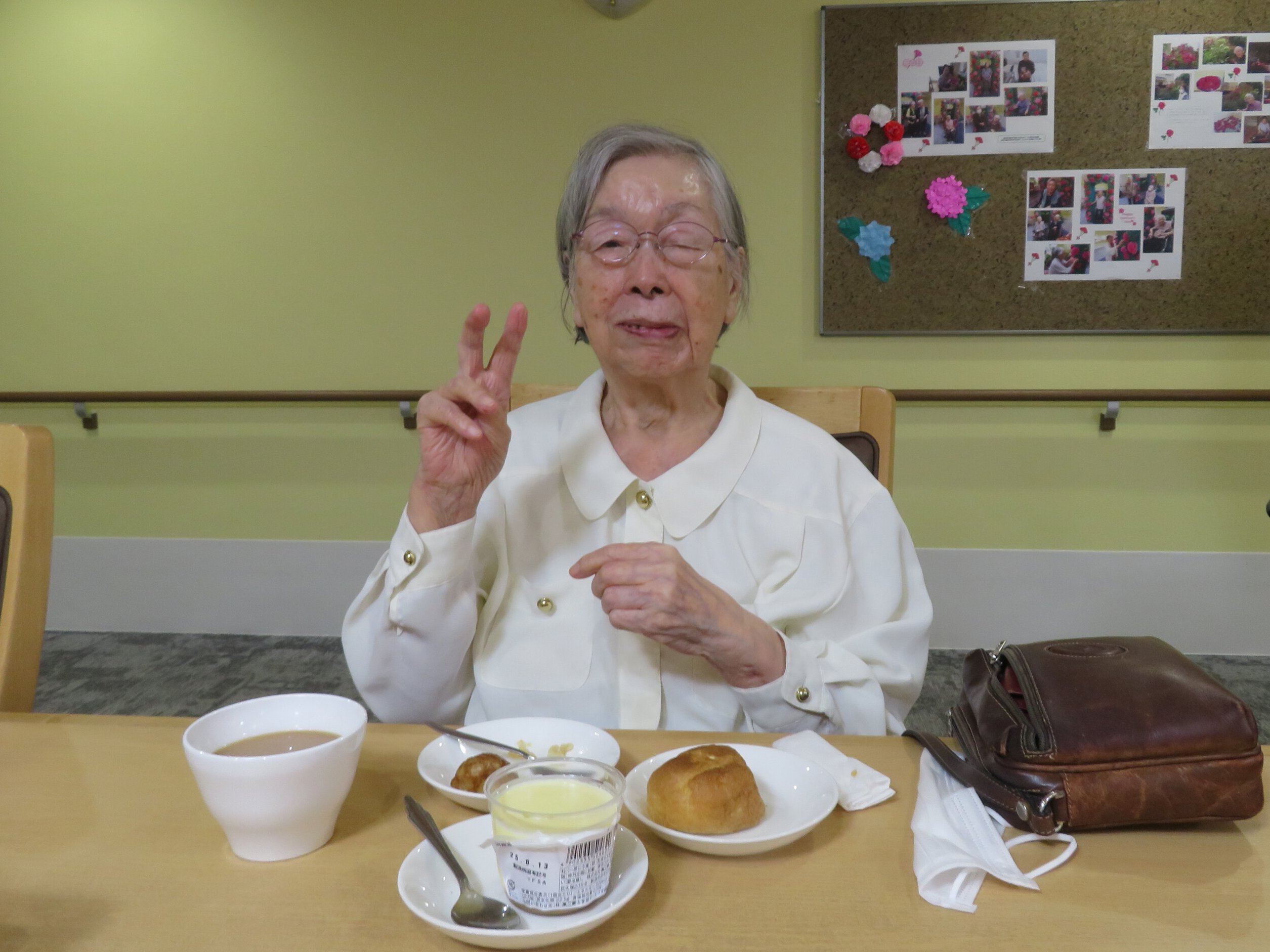 喫茶会-1　ニチイホーム三鷹Ⅱ番館