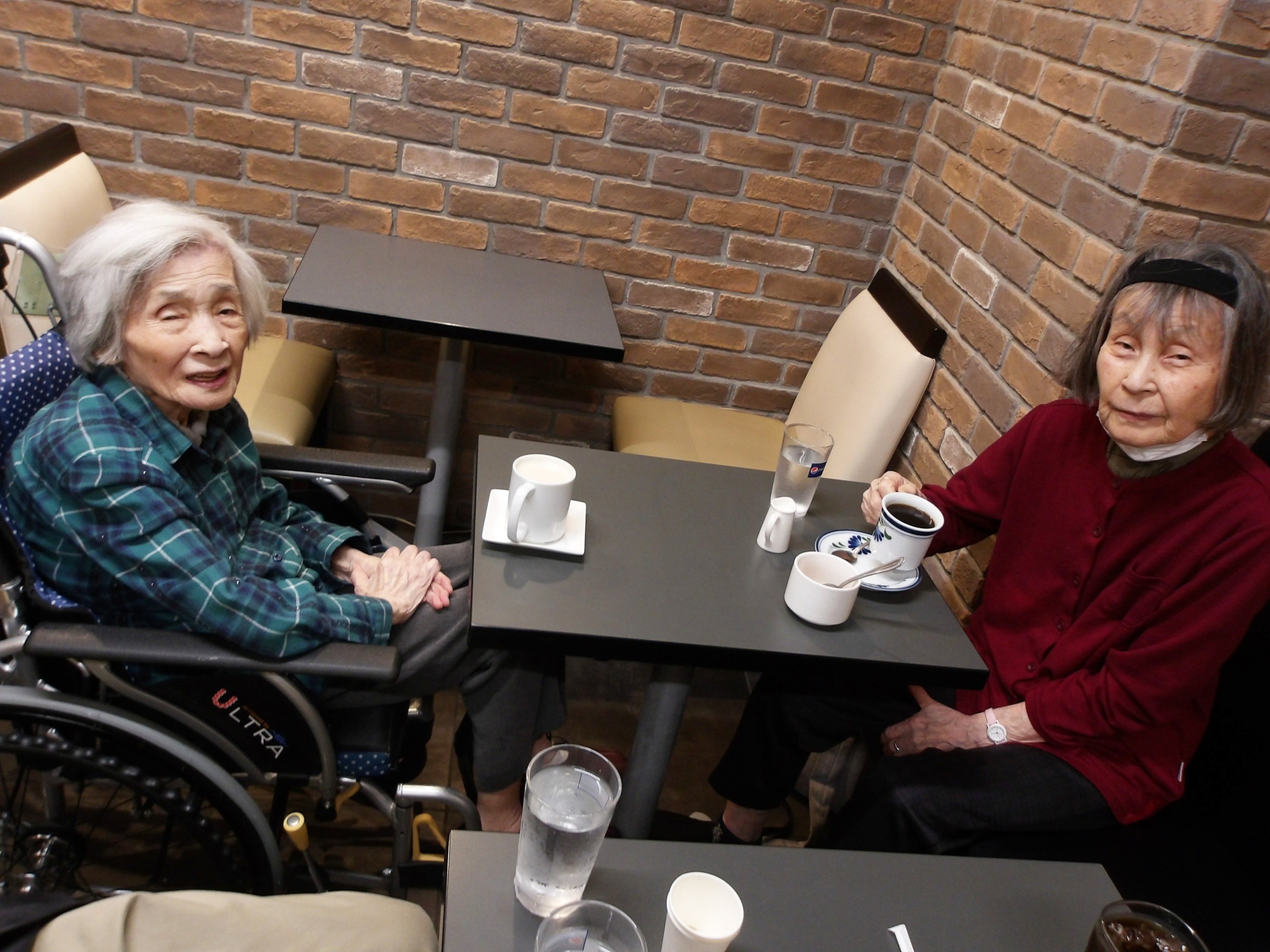 近くの喫茶店へ-1　ニチイホーム野方