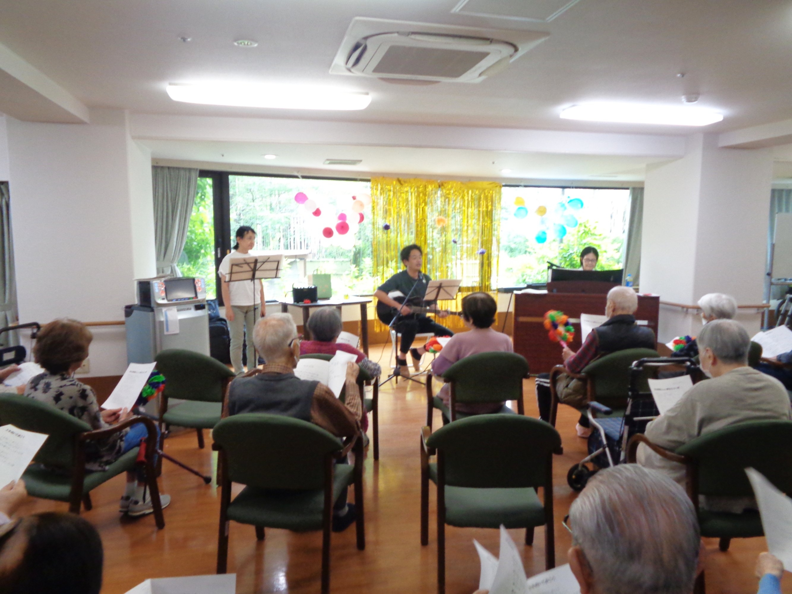演奏会-2　ニチイホーム王禅寺