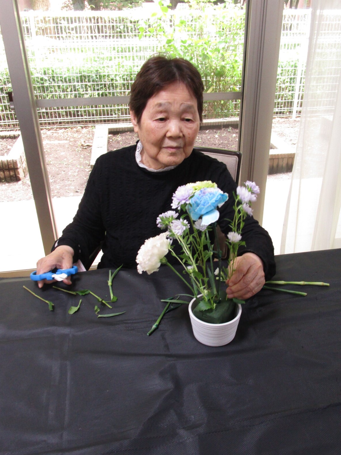 お花屋さんがくるフラワーアレンジメント-3　ニチイホーム成城