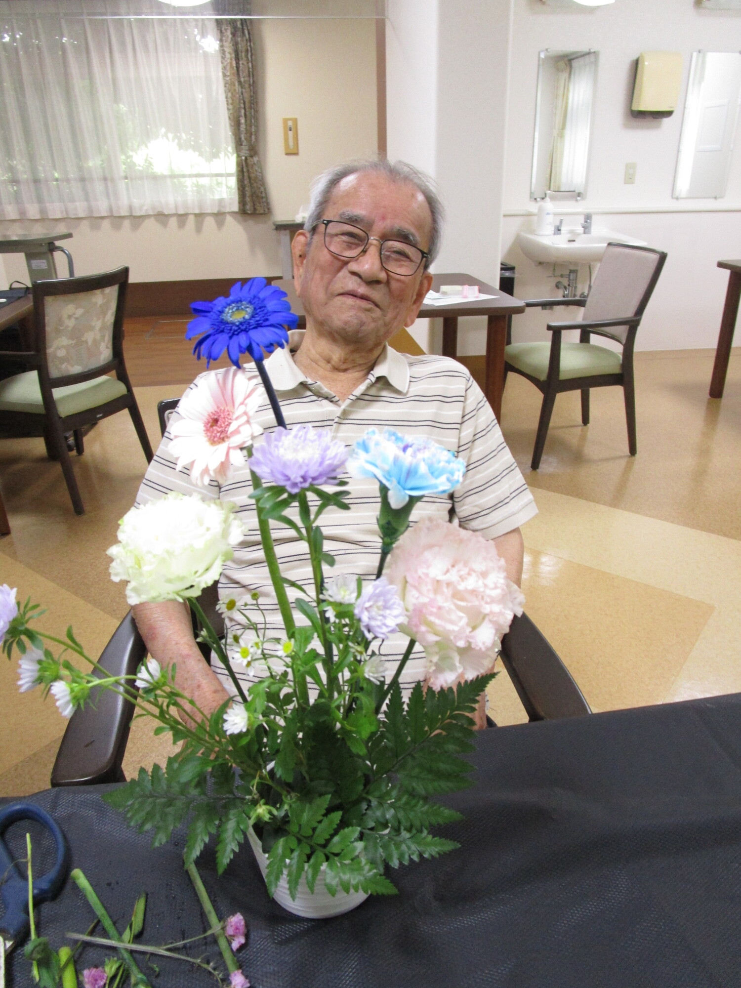 お花屋さんがくるフラワーアレンジメント-4　ニチイホーム成城