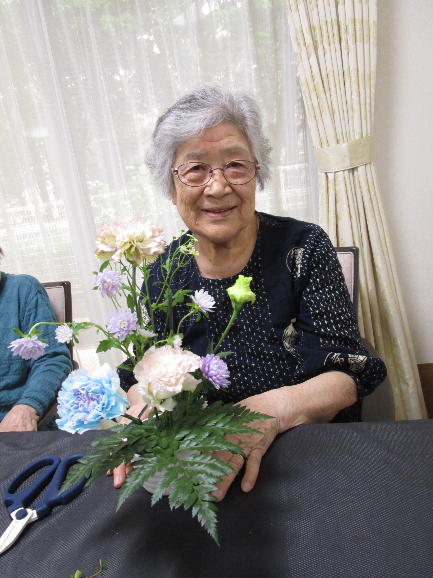 お花屋さんがくるフラワーアレンジメント-5　ニチイホーム成城